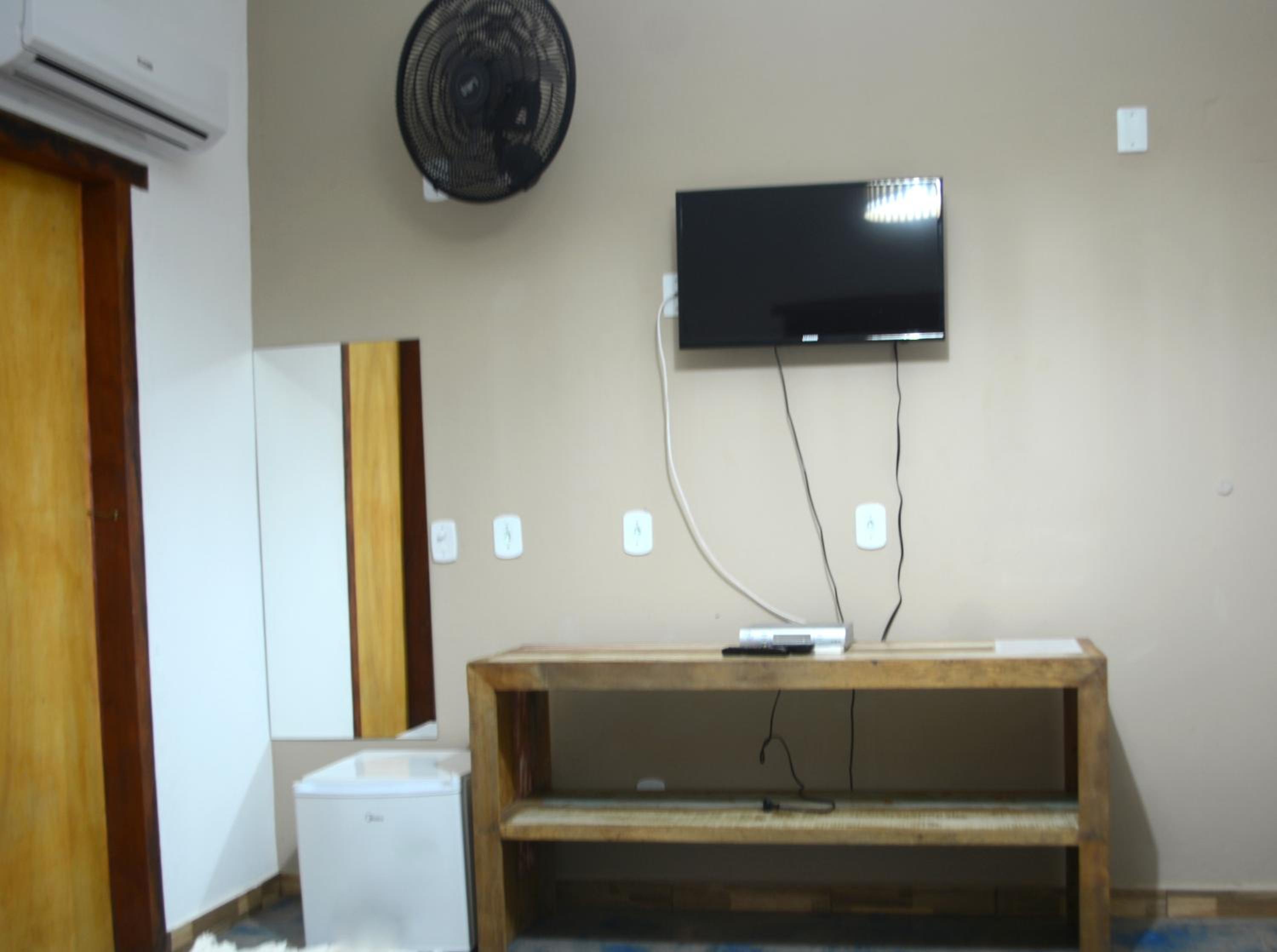 Double Room with Balcony - Photo 4