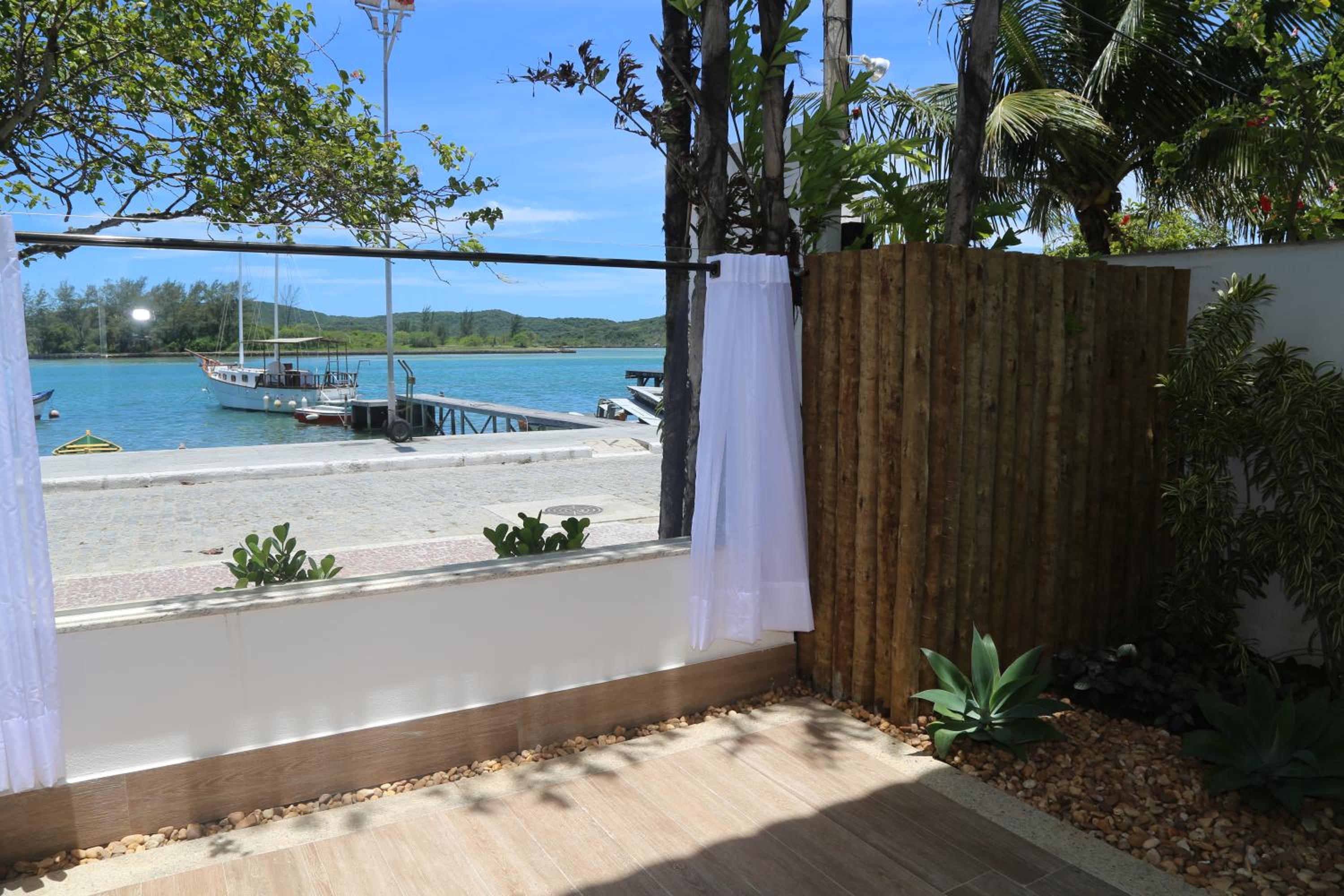 Deluxe Room with Lake View photo 2
