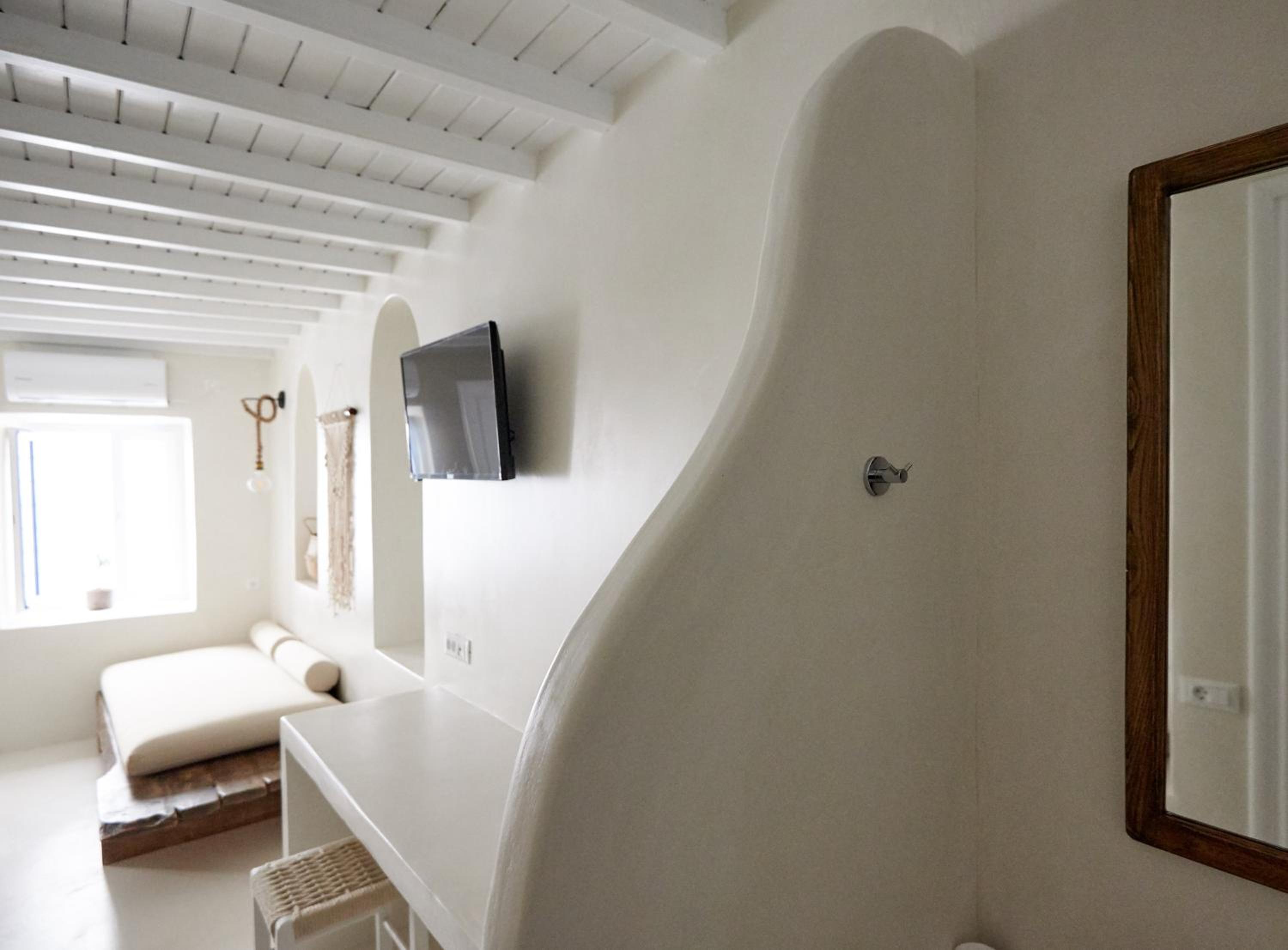 Studio Apartment - Photo 23