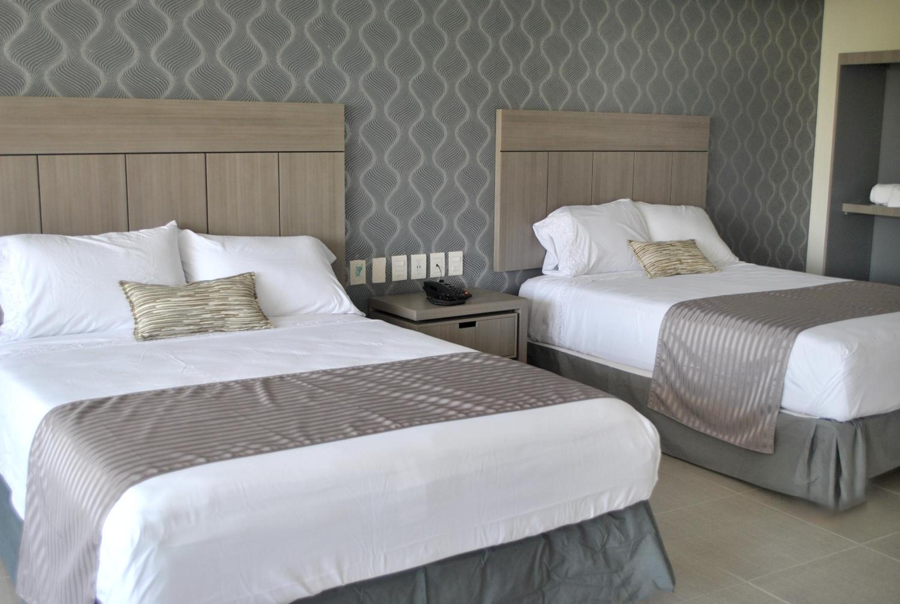 Twin Room with Lake View photo 1
