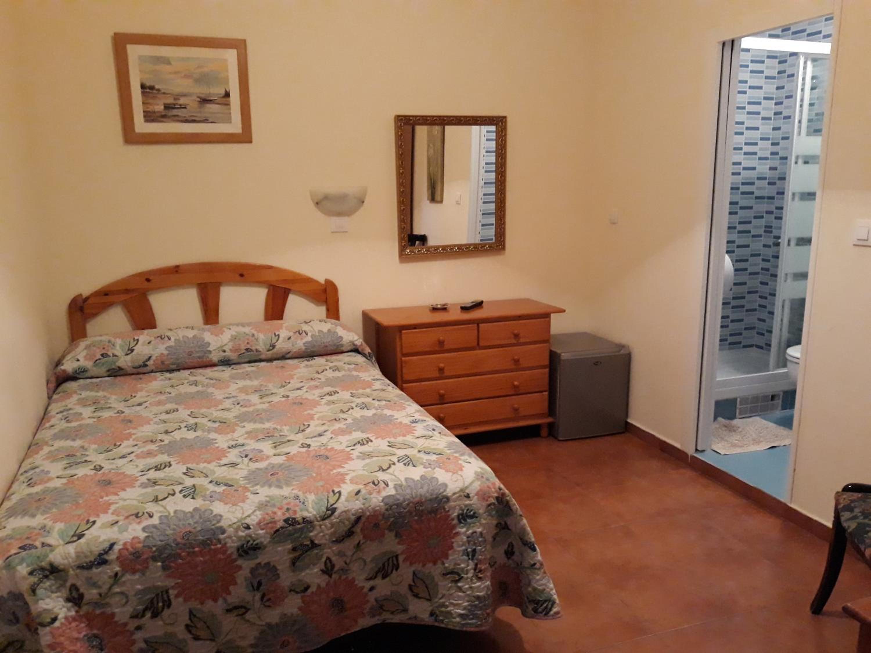 Double Room with Private Bathroom photo 2