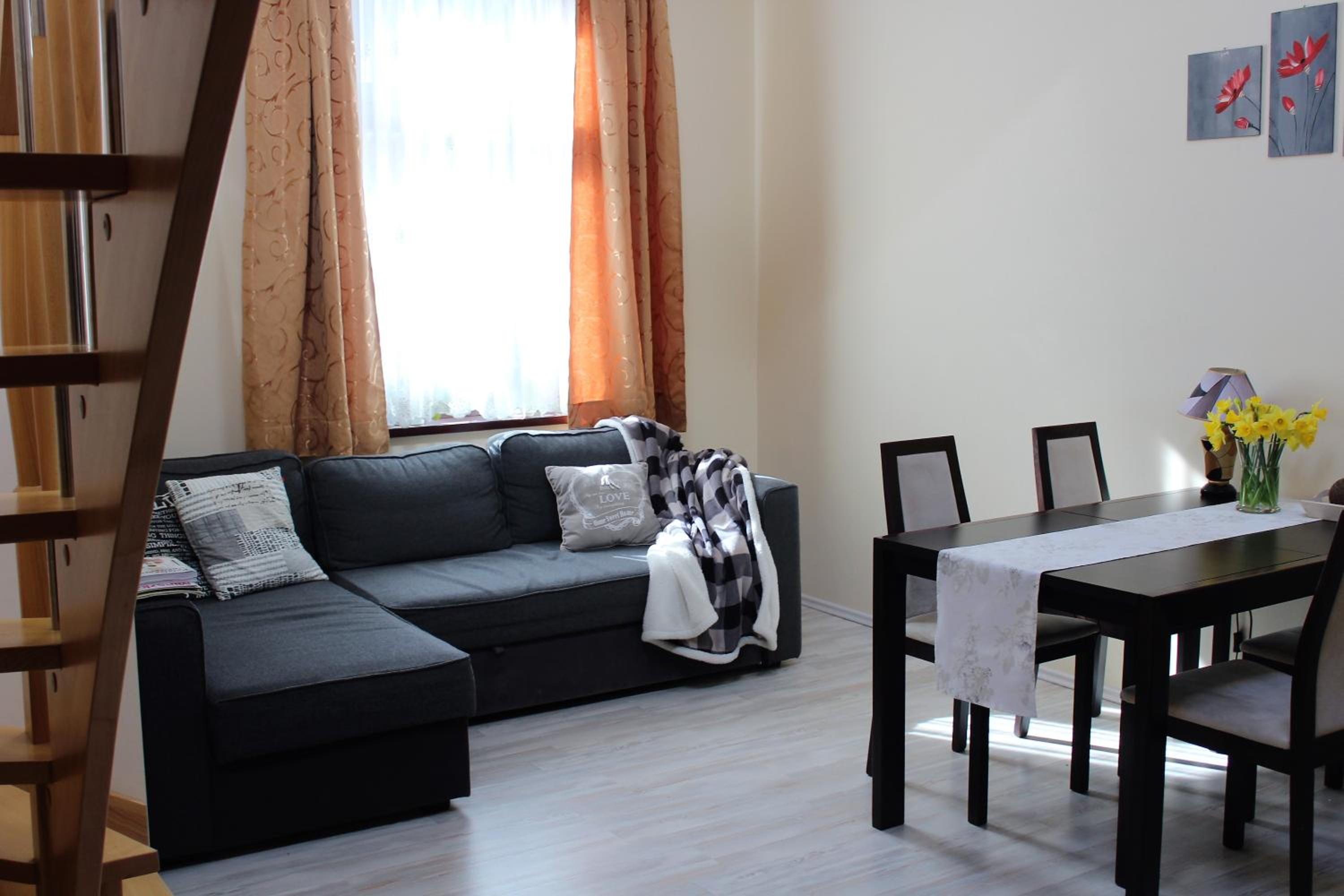 Apartment - Split Level photo 1