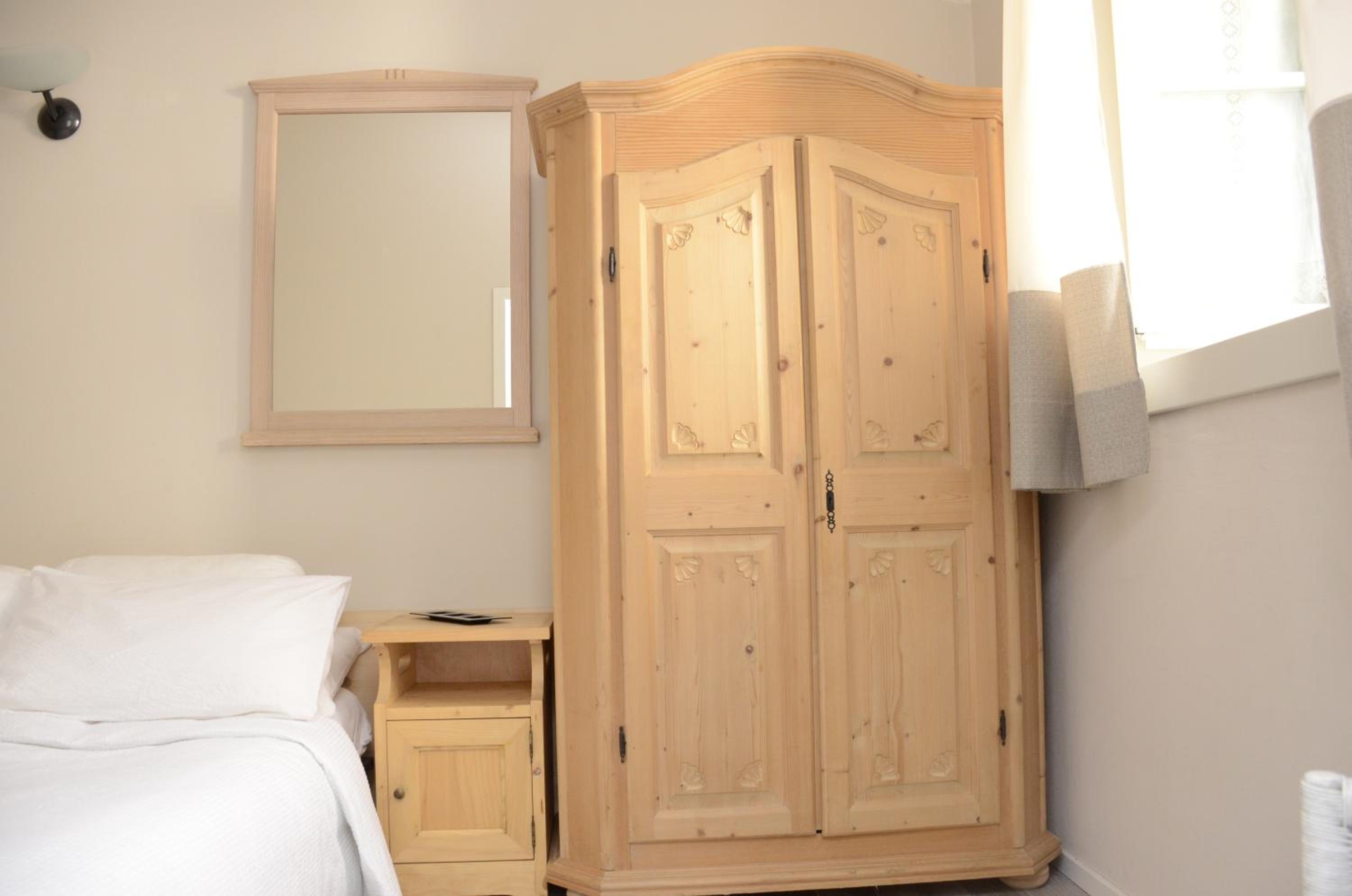 Double or Twin Room - Photo 12