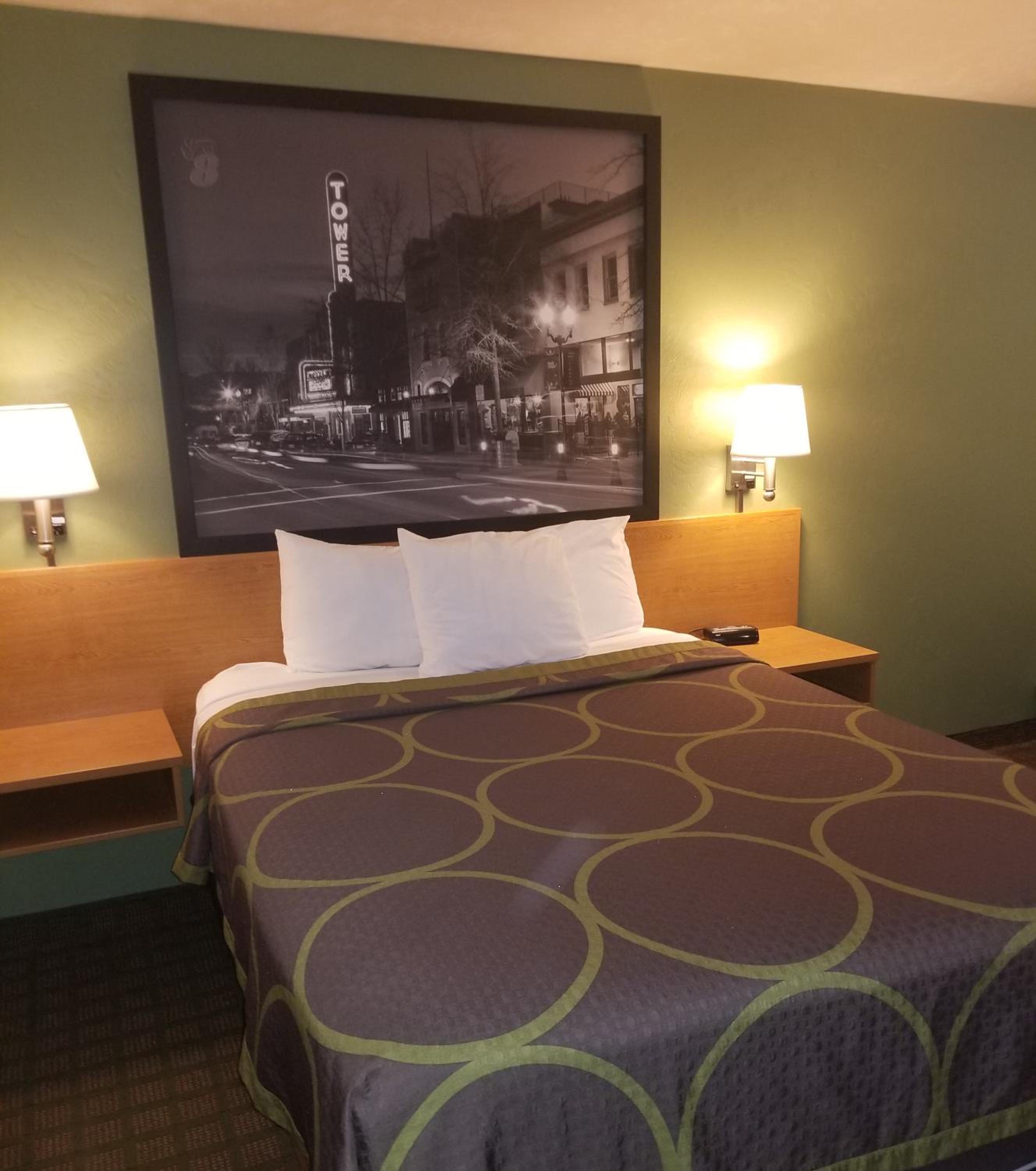 Queen Room - Non-Smoking - Photo 2