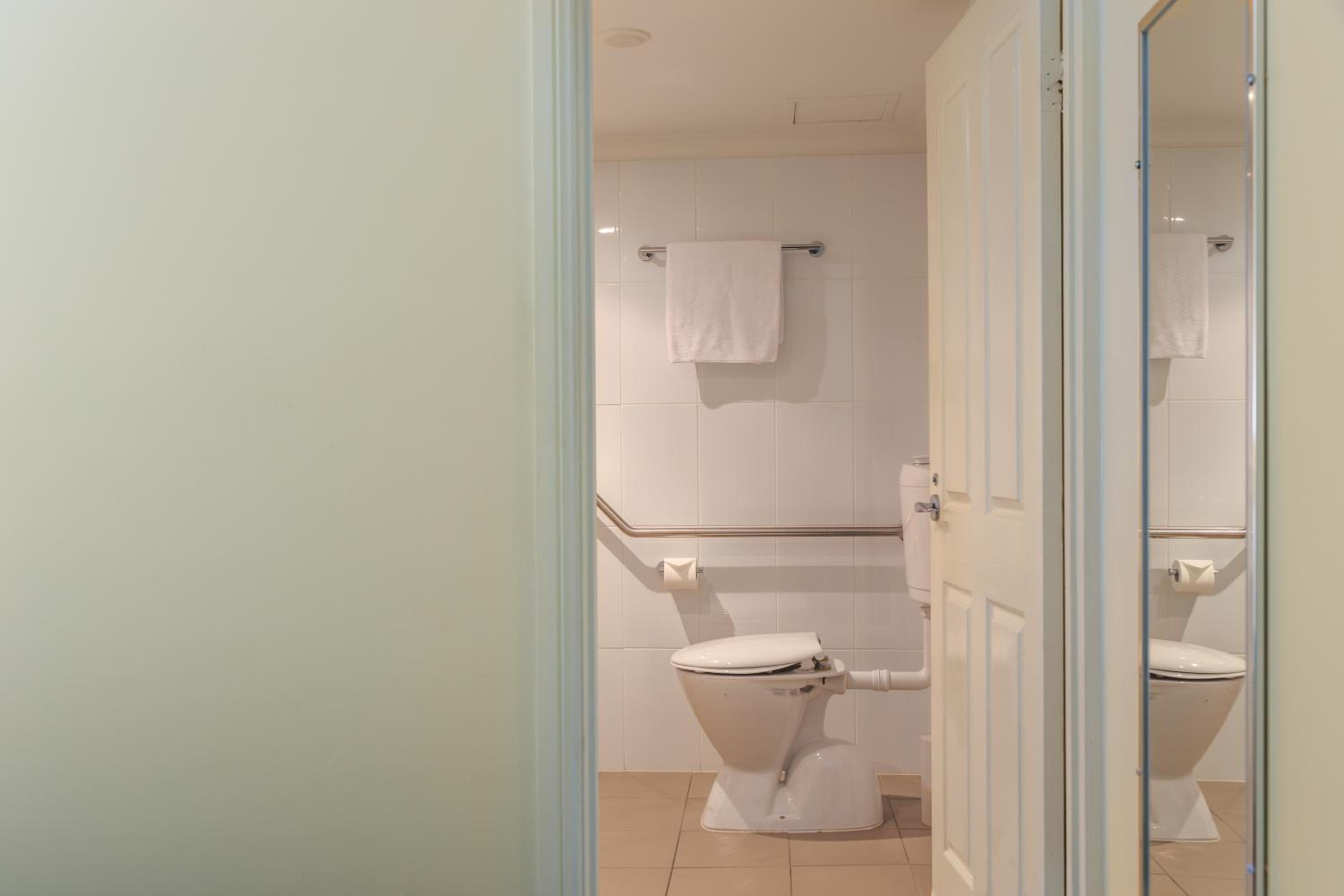 Double Room - Disability Access photo 3