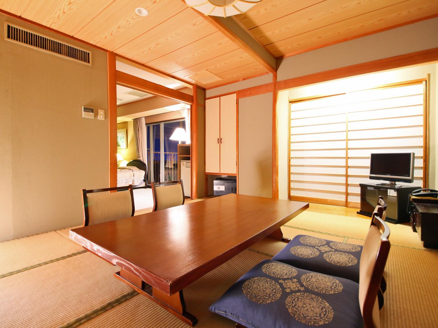 Corner Suite with Ocean View photo 2