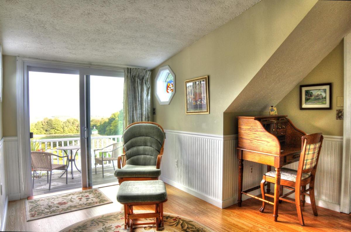 Suite with Balcony photo 1