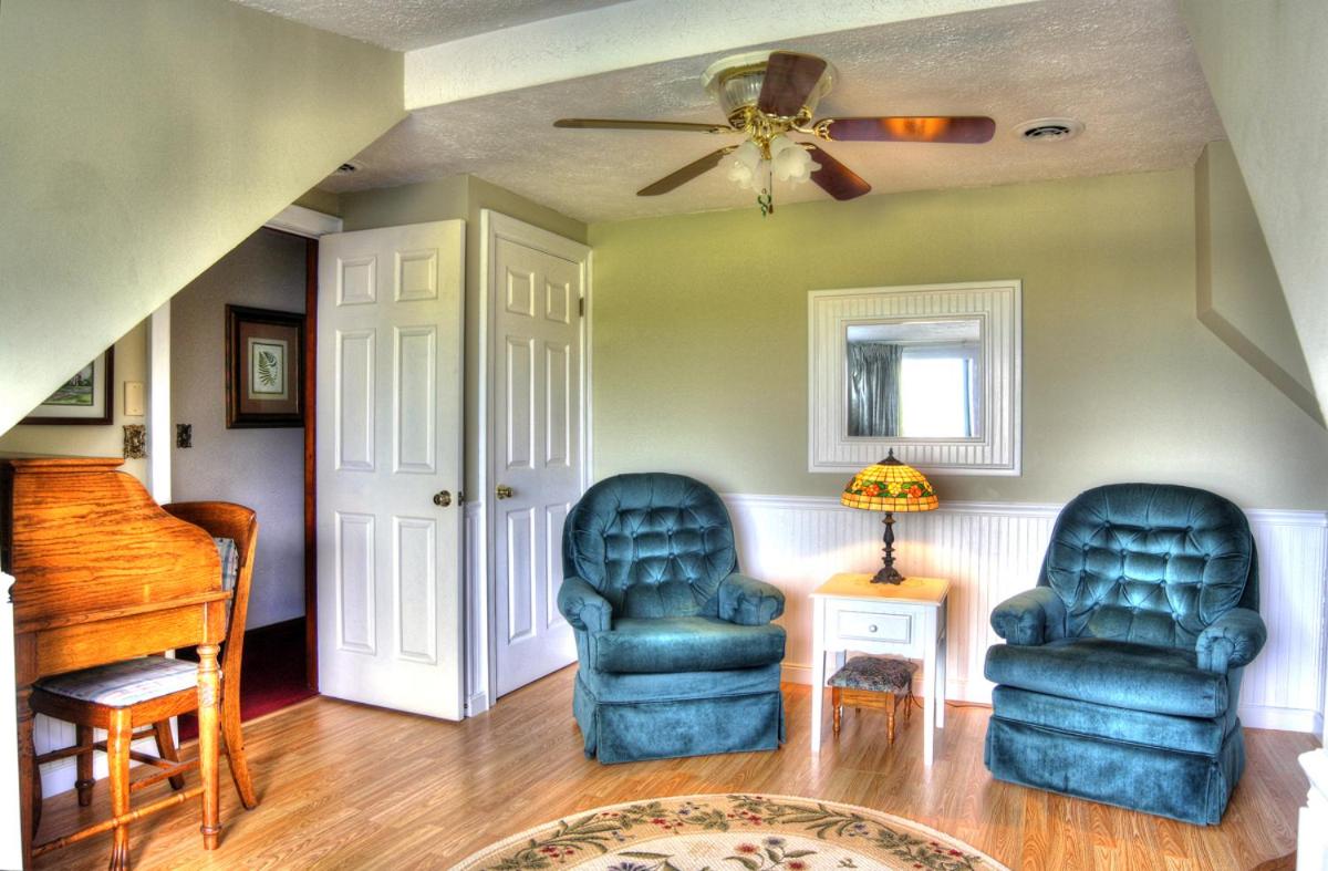 Suite with Balcony photo 3