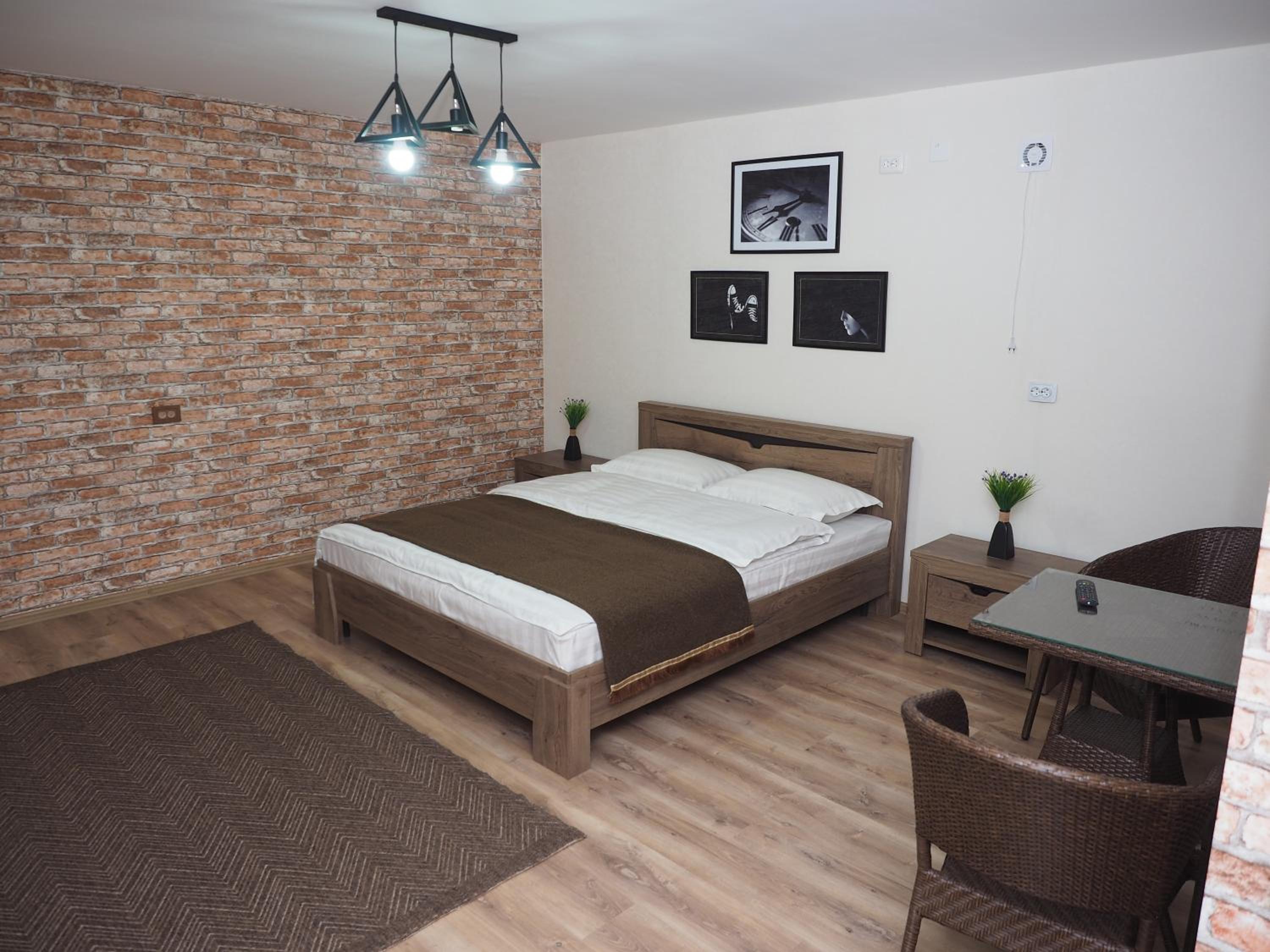 Large Double Room photo 1