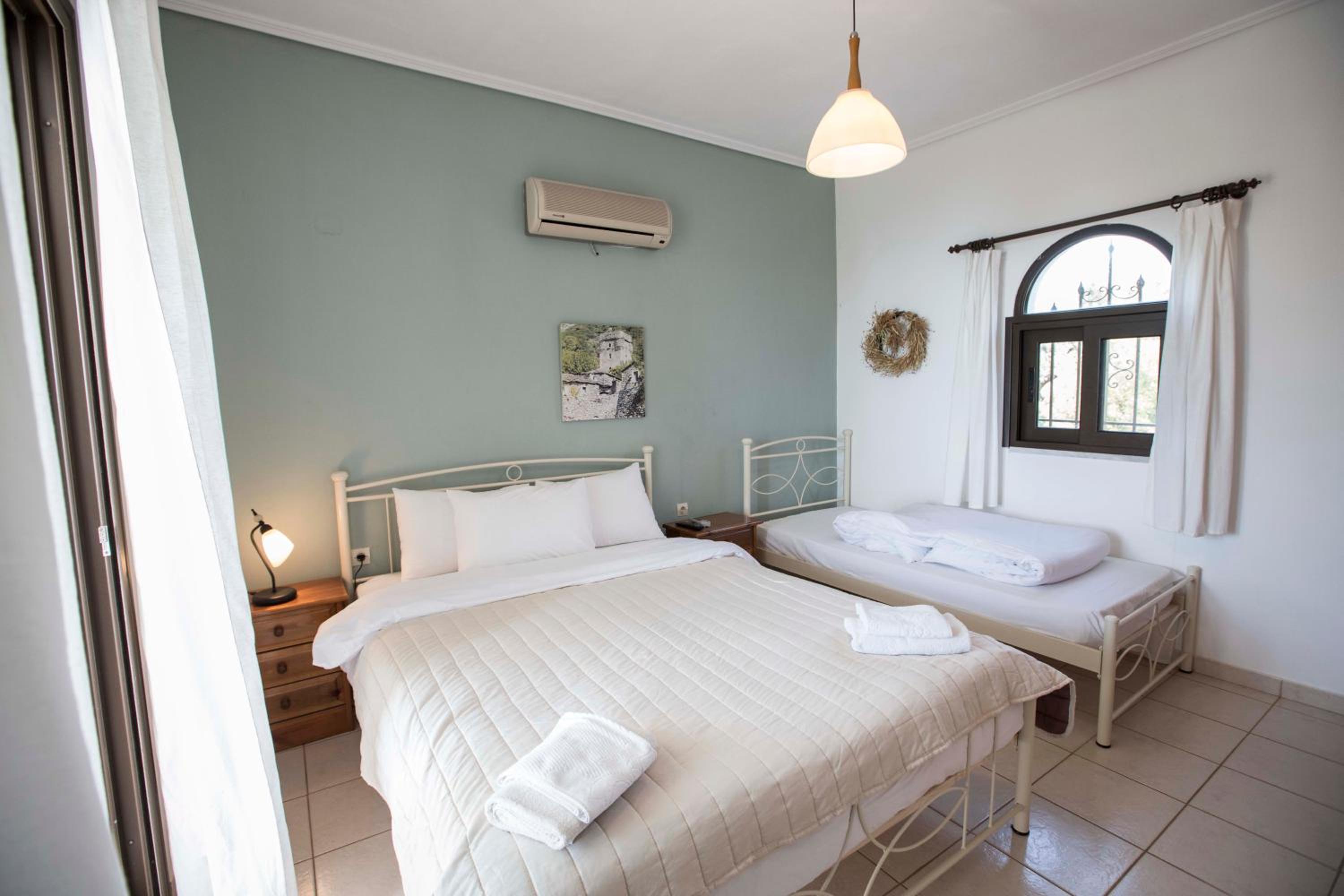 One-Bedroom Apartment - Photo 13