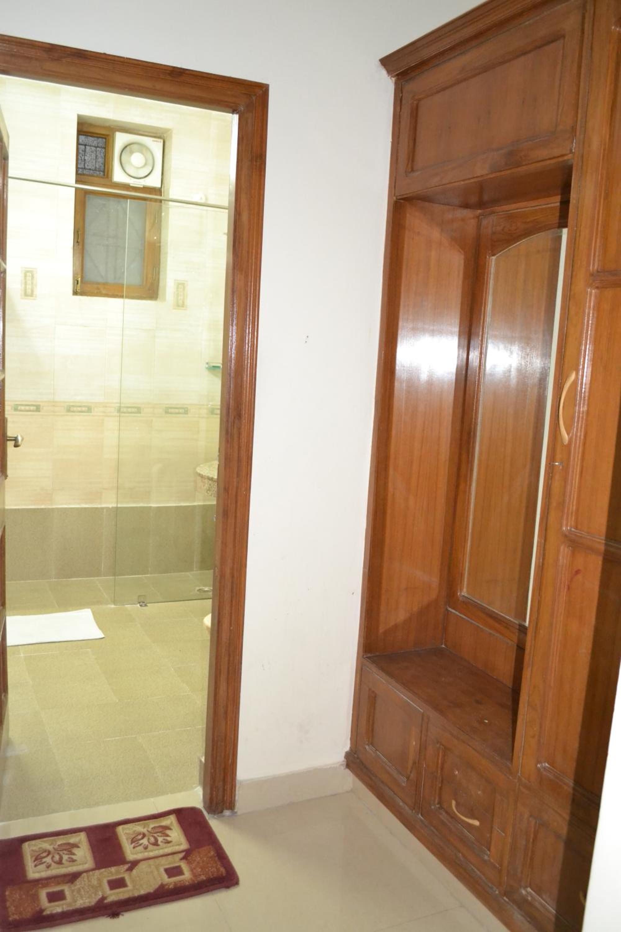 Large Double Room photo 2