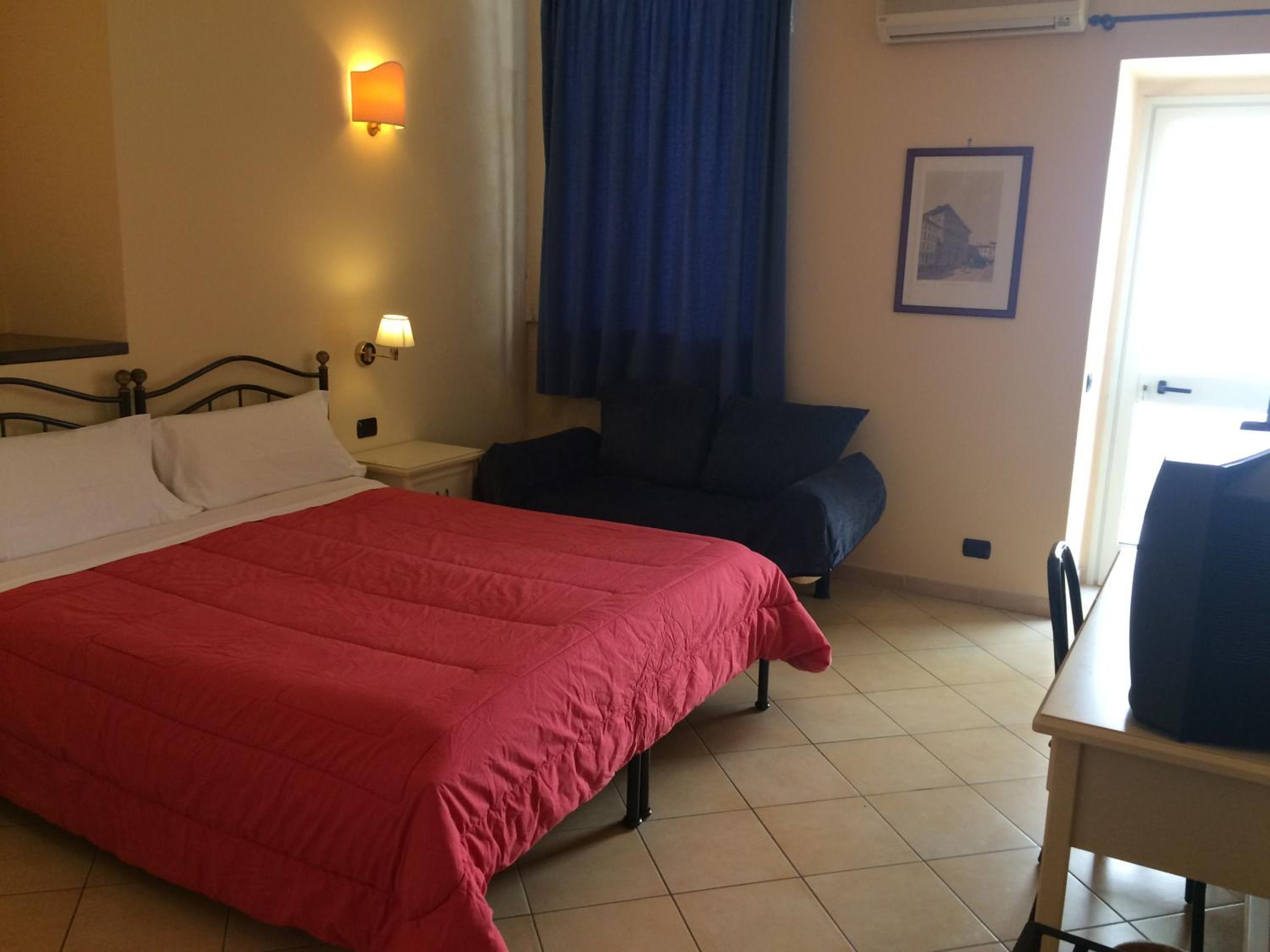 Economy Double Room photo 2