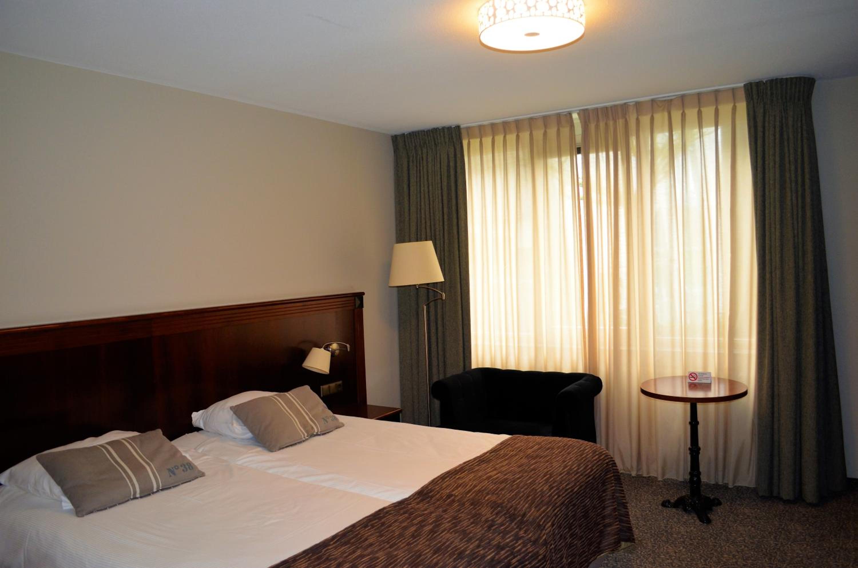 Twin Room - Photo 2