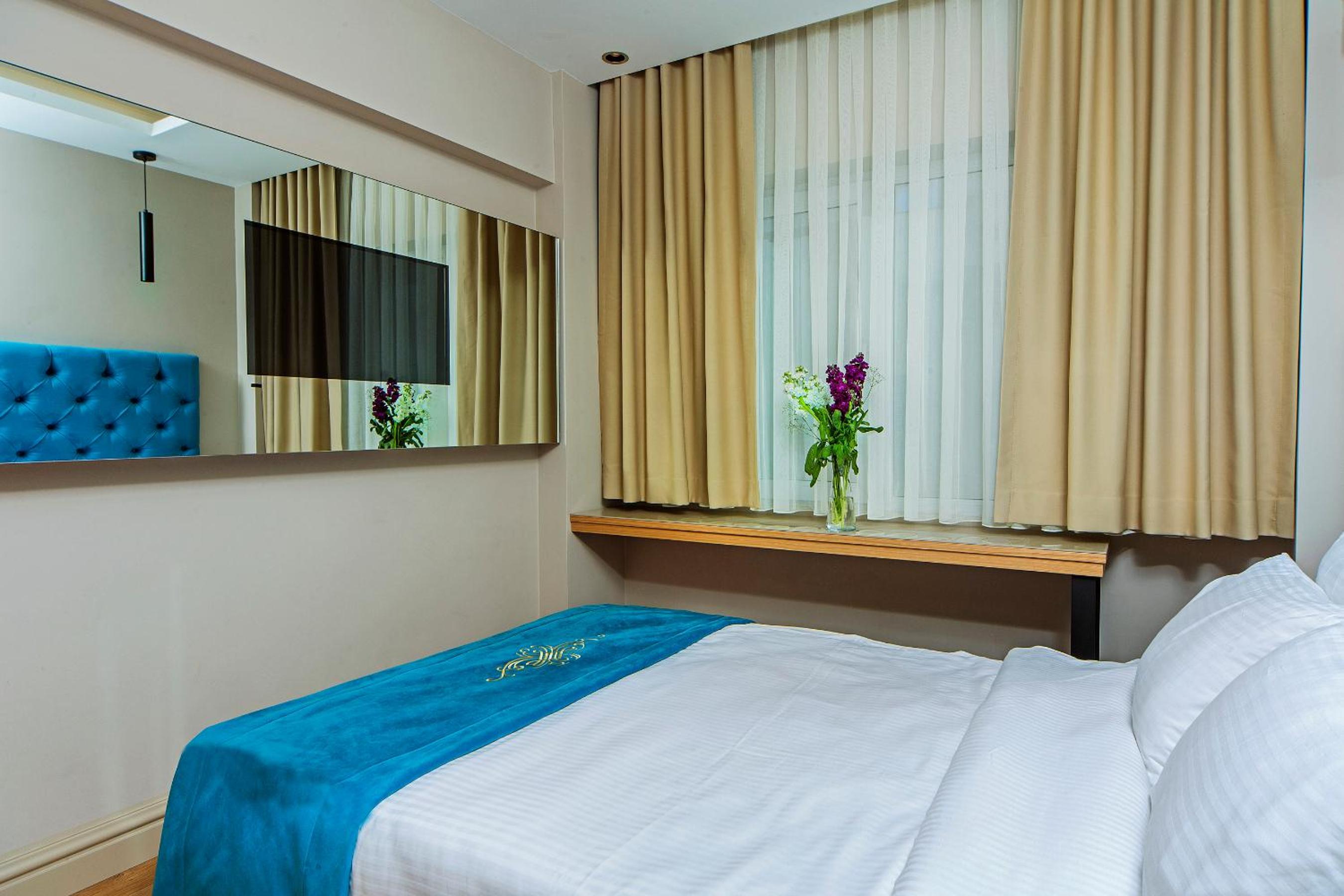Standard Double or Twin Room photo 3