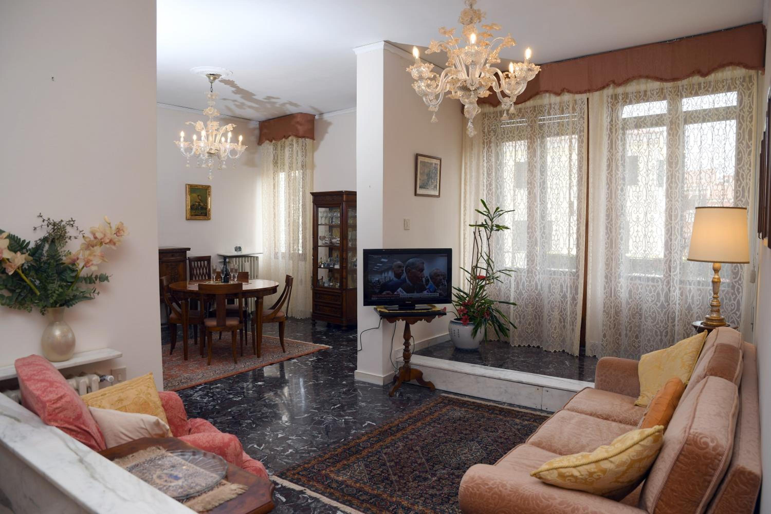 Apartment photo 1