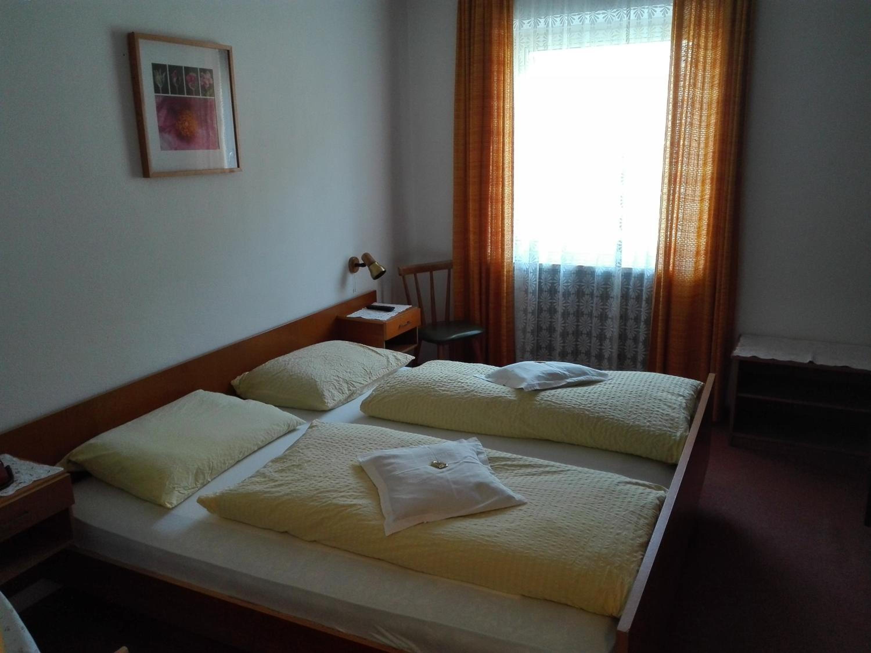 Economy Double Room photo 2