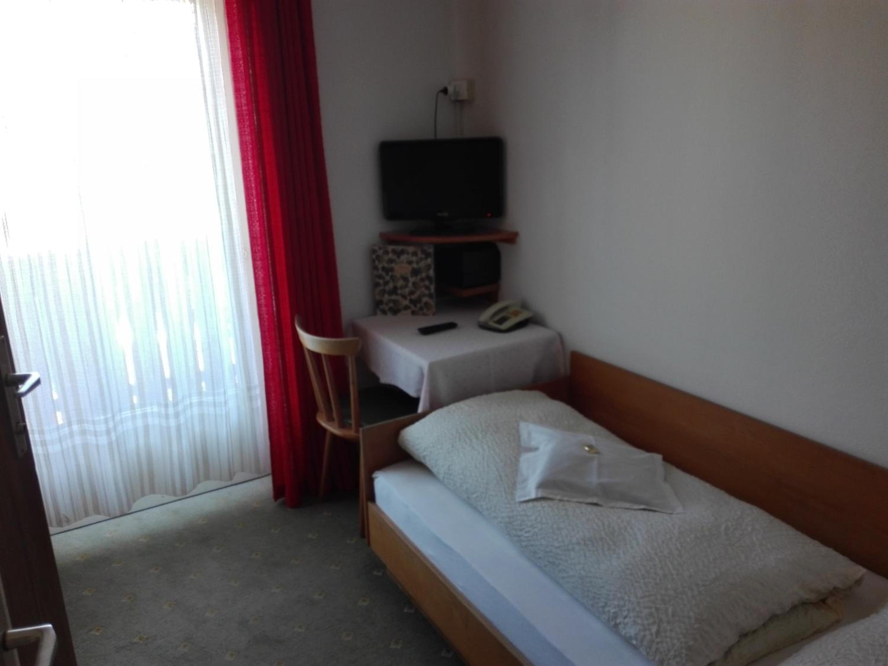 Single Room with Balcony photo 3