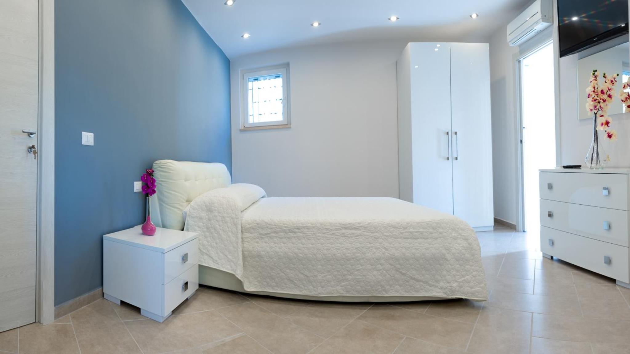 Double Room - Photo 6