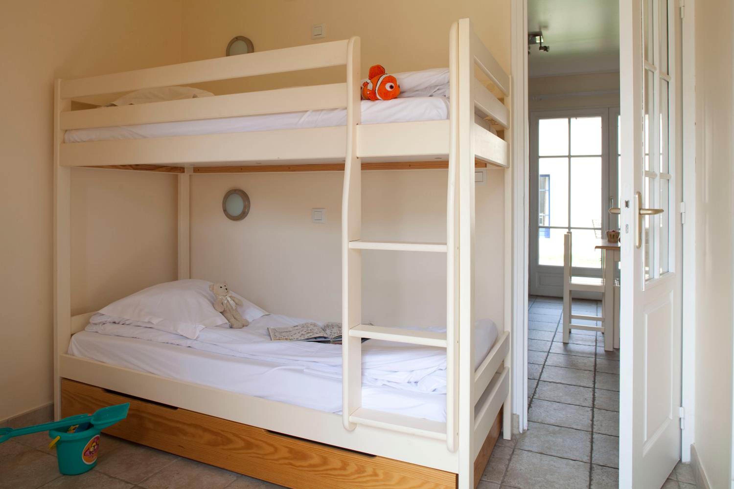 3-Bedroom Cottage (6 Adults) - Photo 9