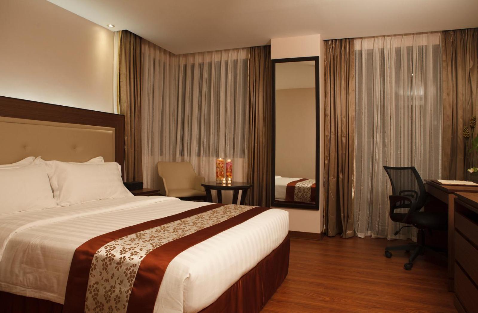 Deluxe Queen Room