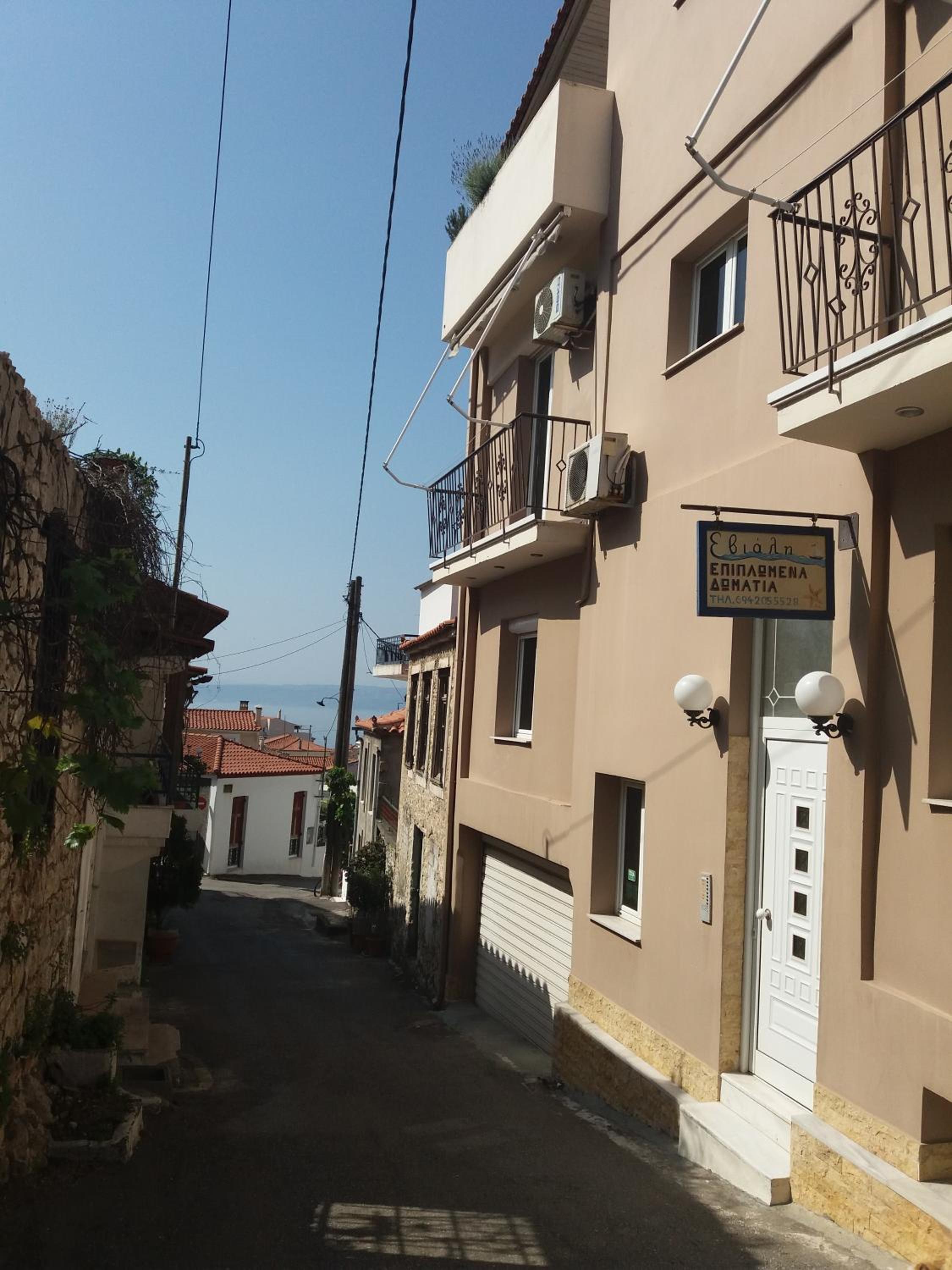 Apartment with Sea View - Photo 10