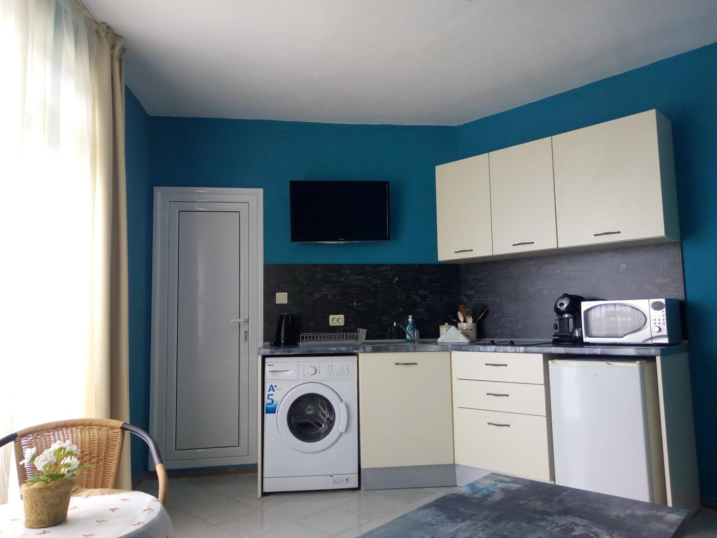 Apartment photo 2