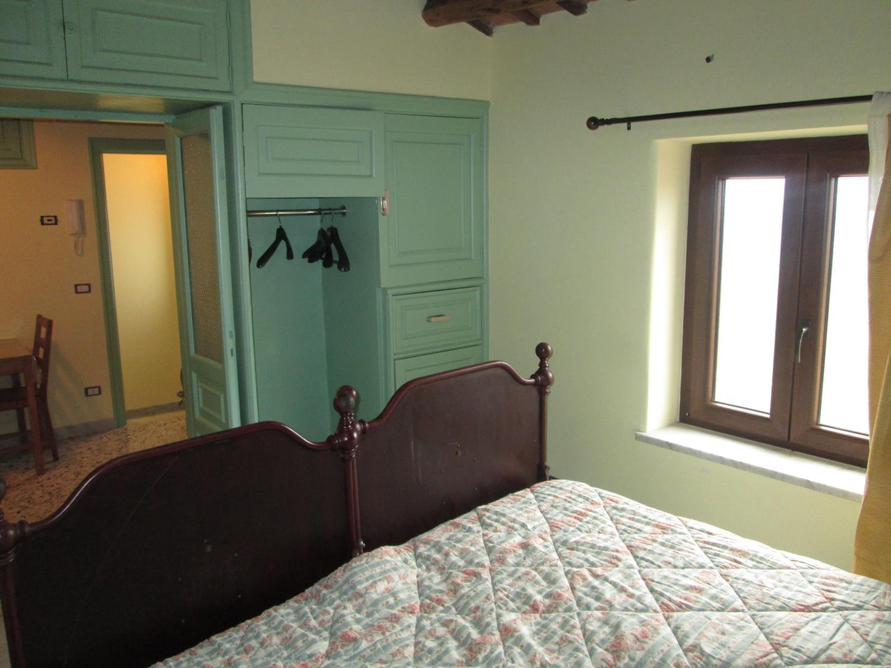 One-Bedroom House - Photo 5
