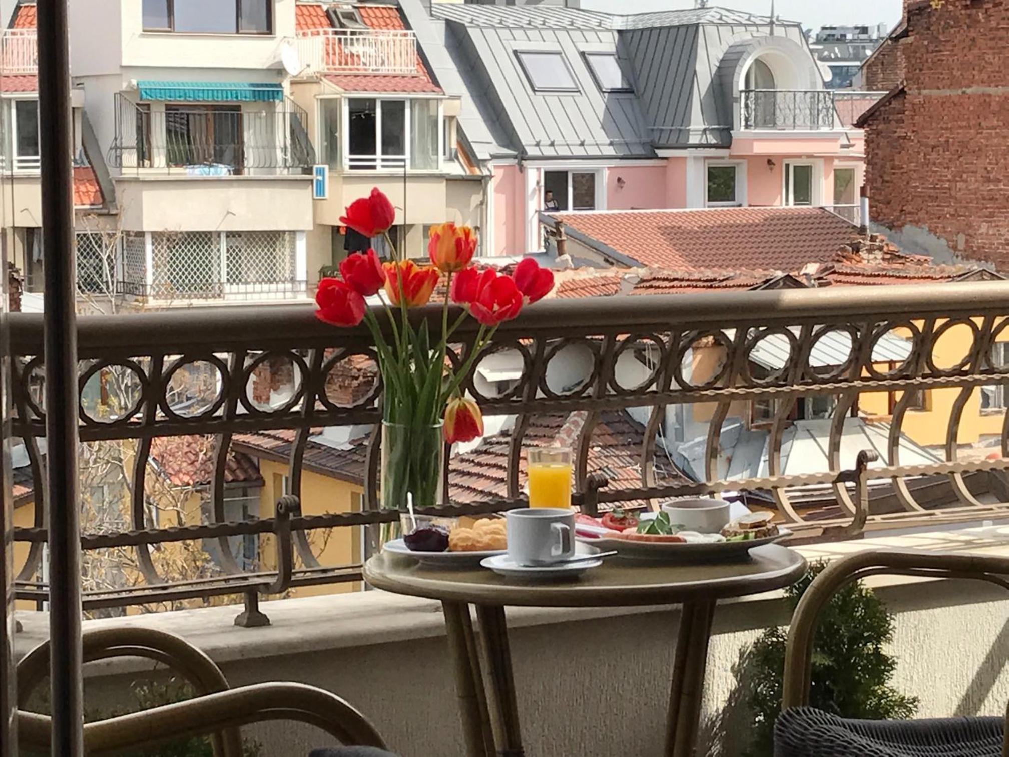 Luxury Double Room with City View & Balcony - Free VIP package - Photo 6