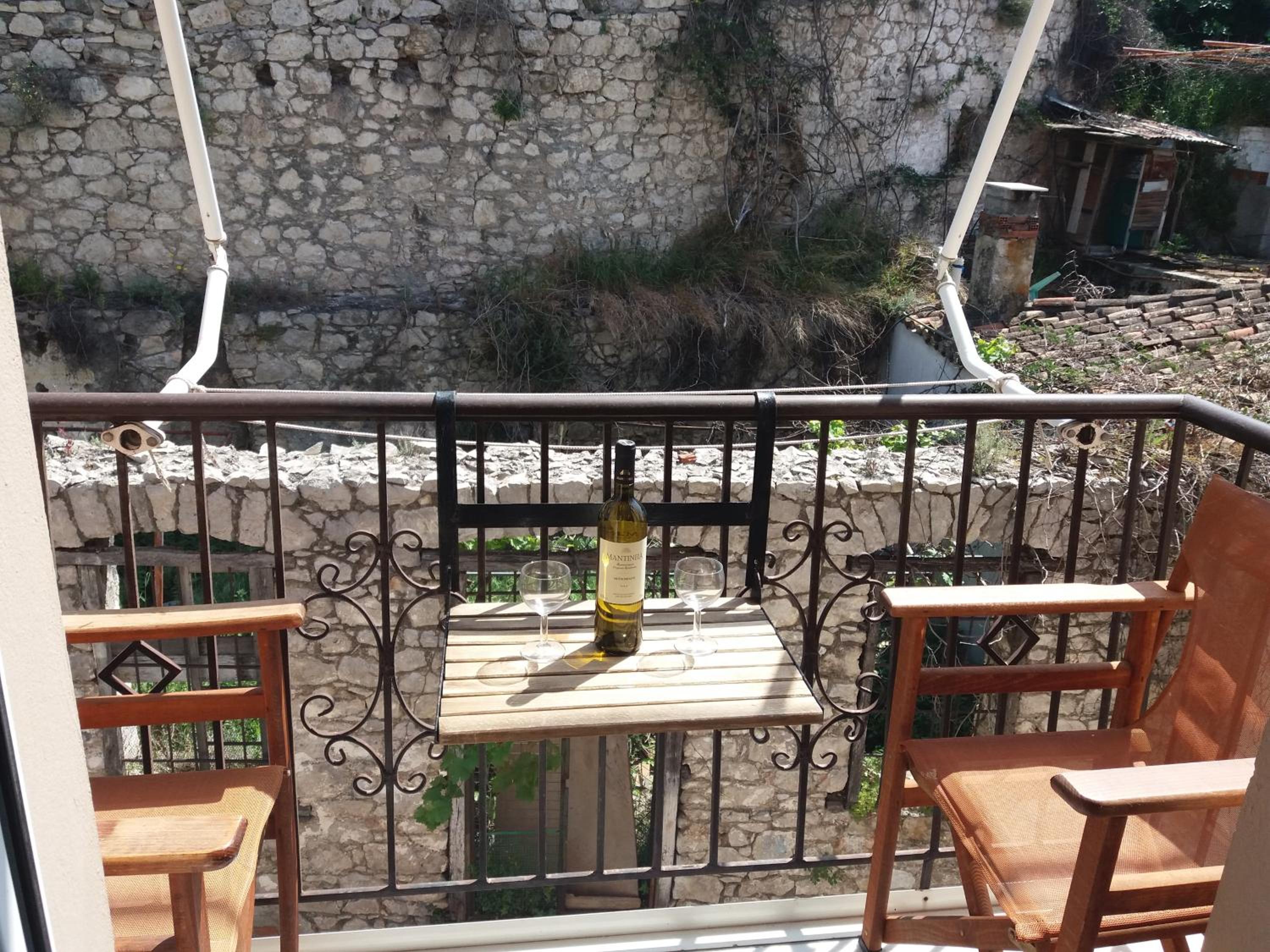 Apartment with Sea View - Photo 3