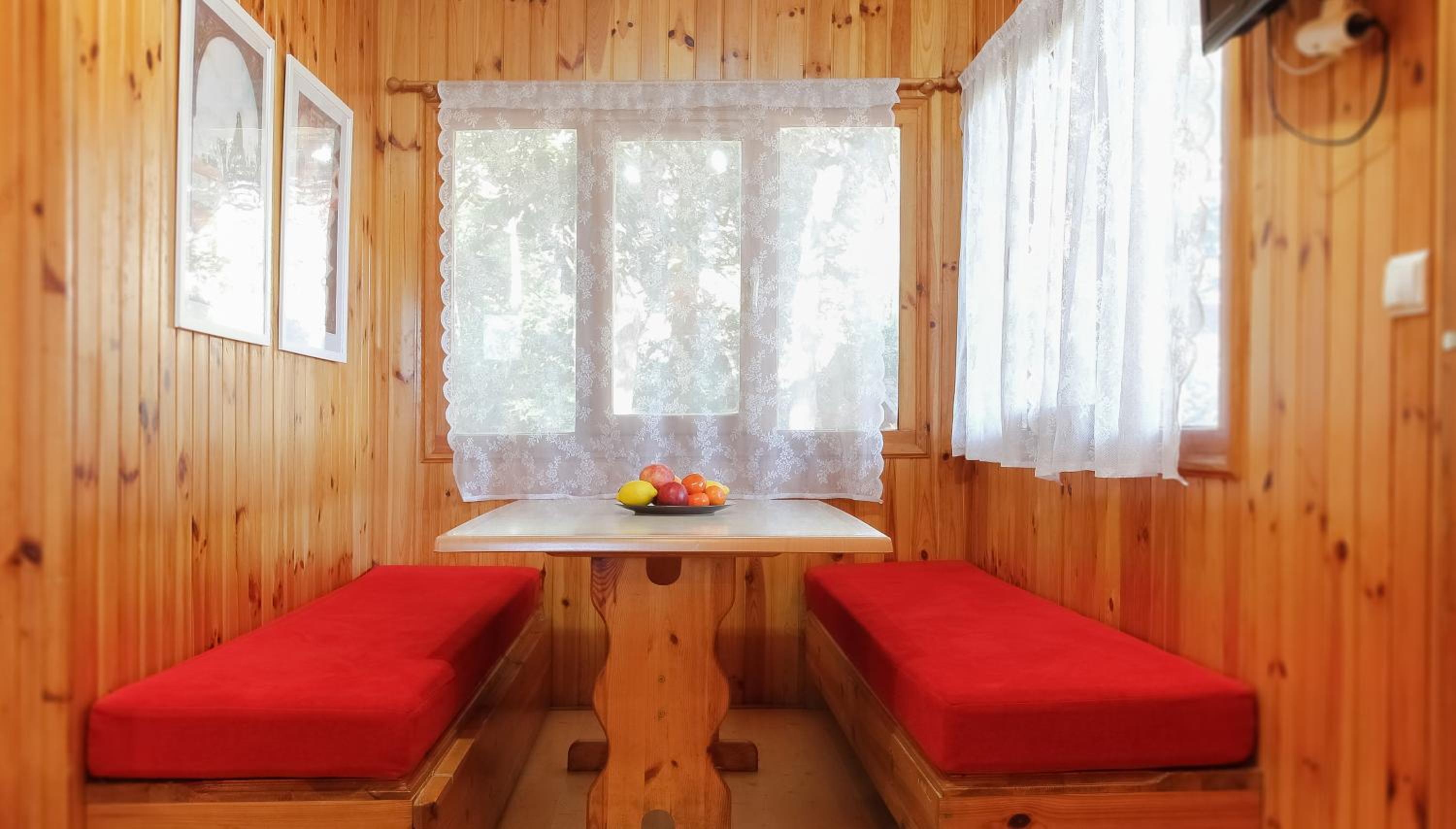 Bungalow (4 Adults) photo 2