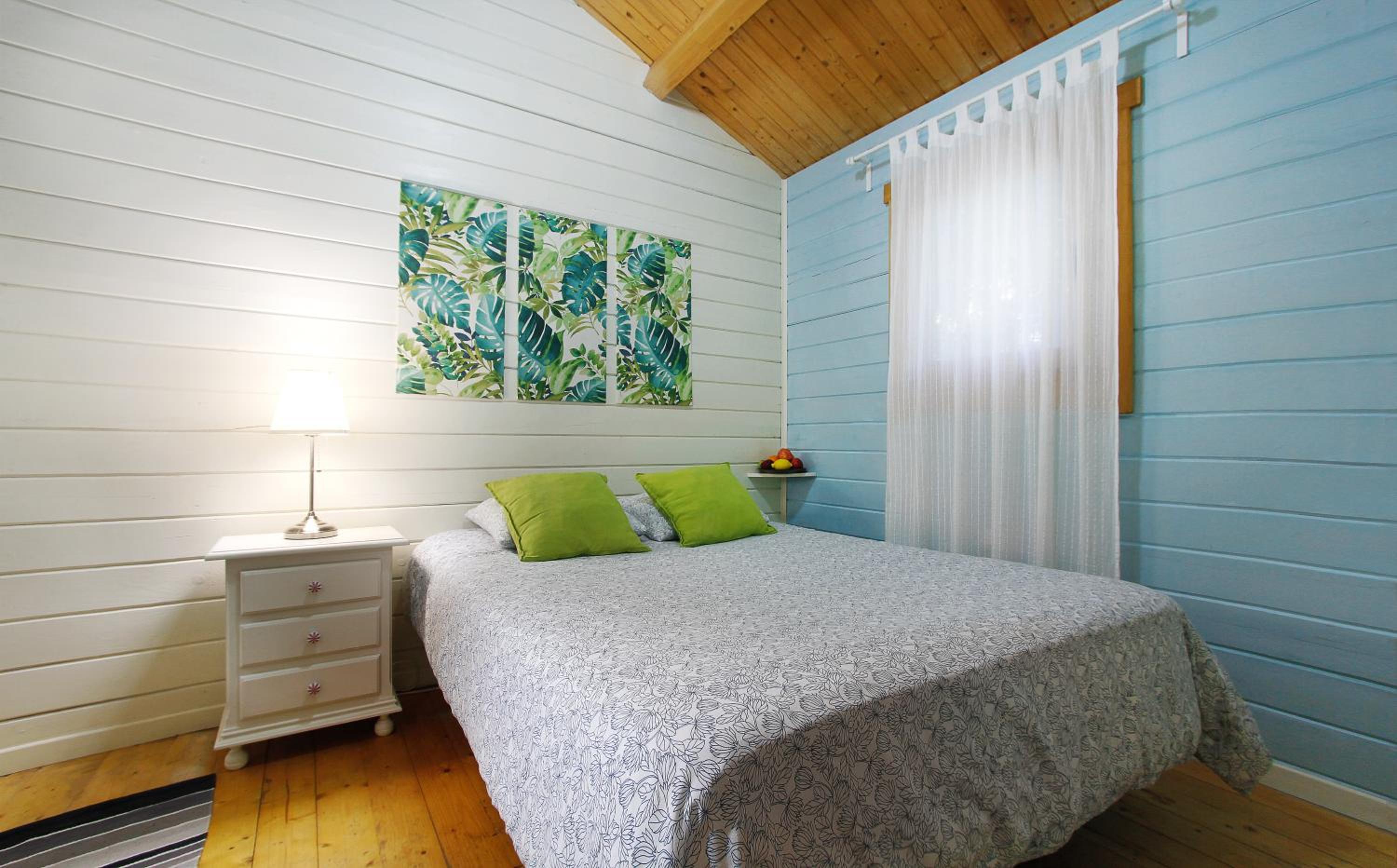 Bungalow (2 adultos y sofá cama)