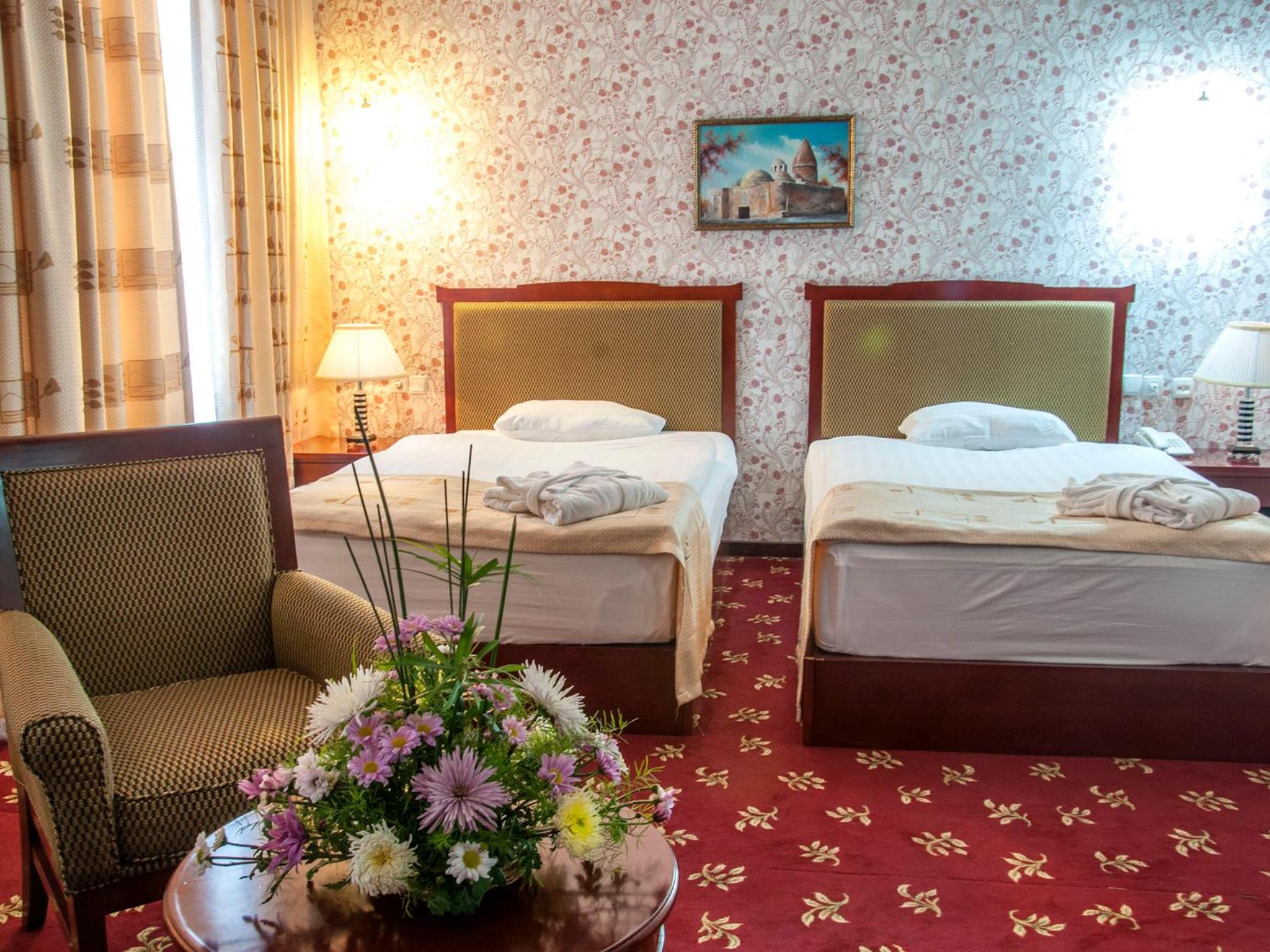 Premium Twin Room - Photo 1