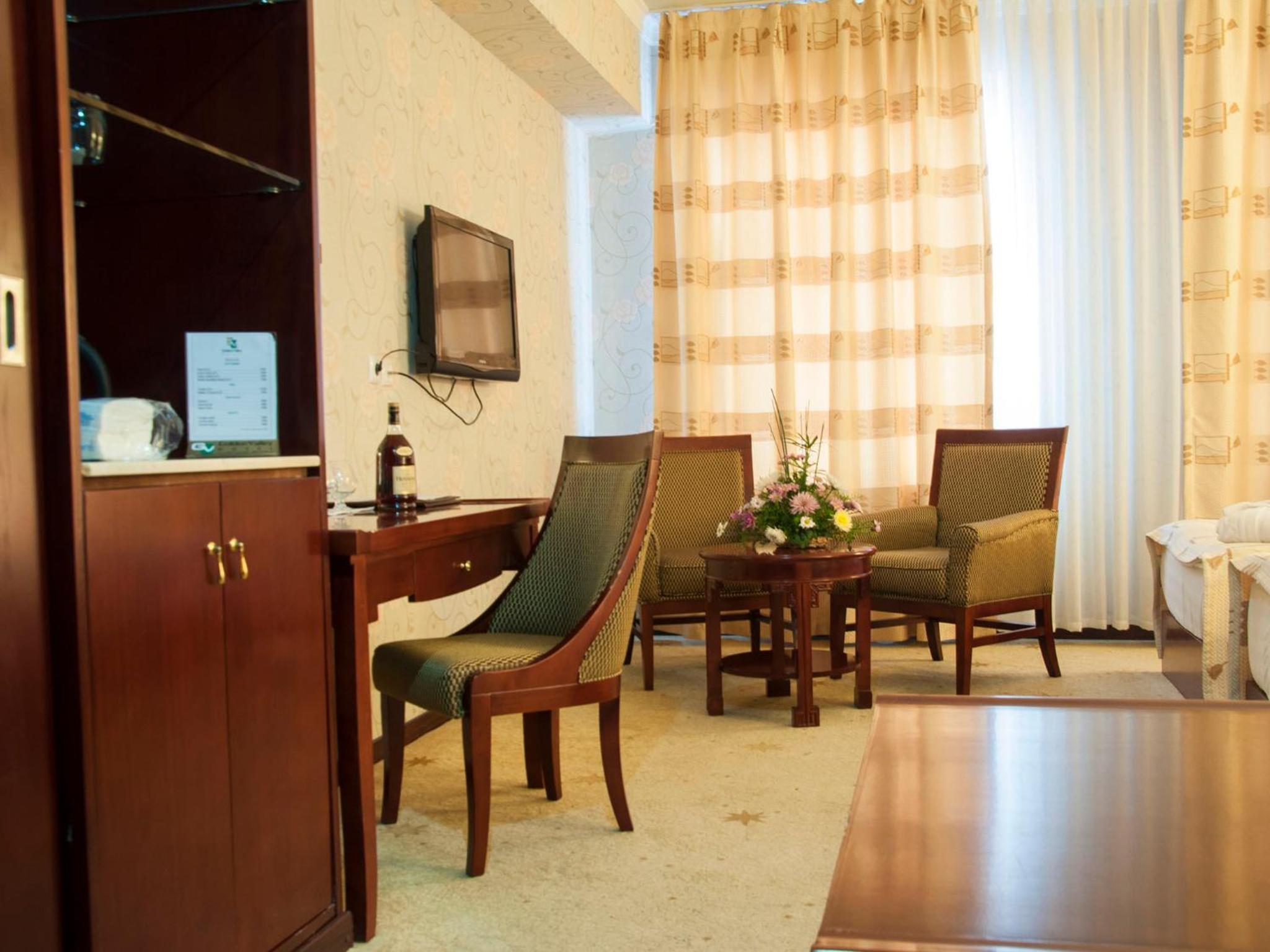 Standard Double or Twin Room - Photo 6
