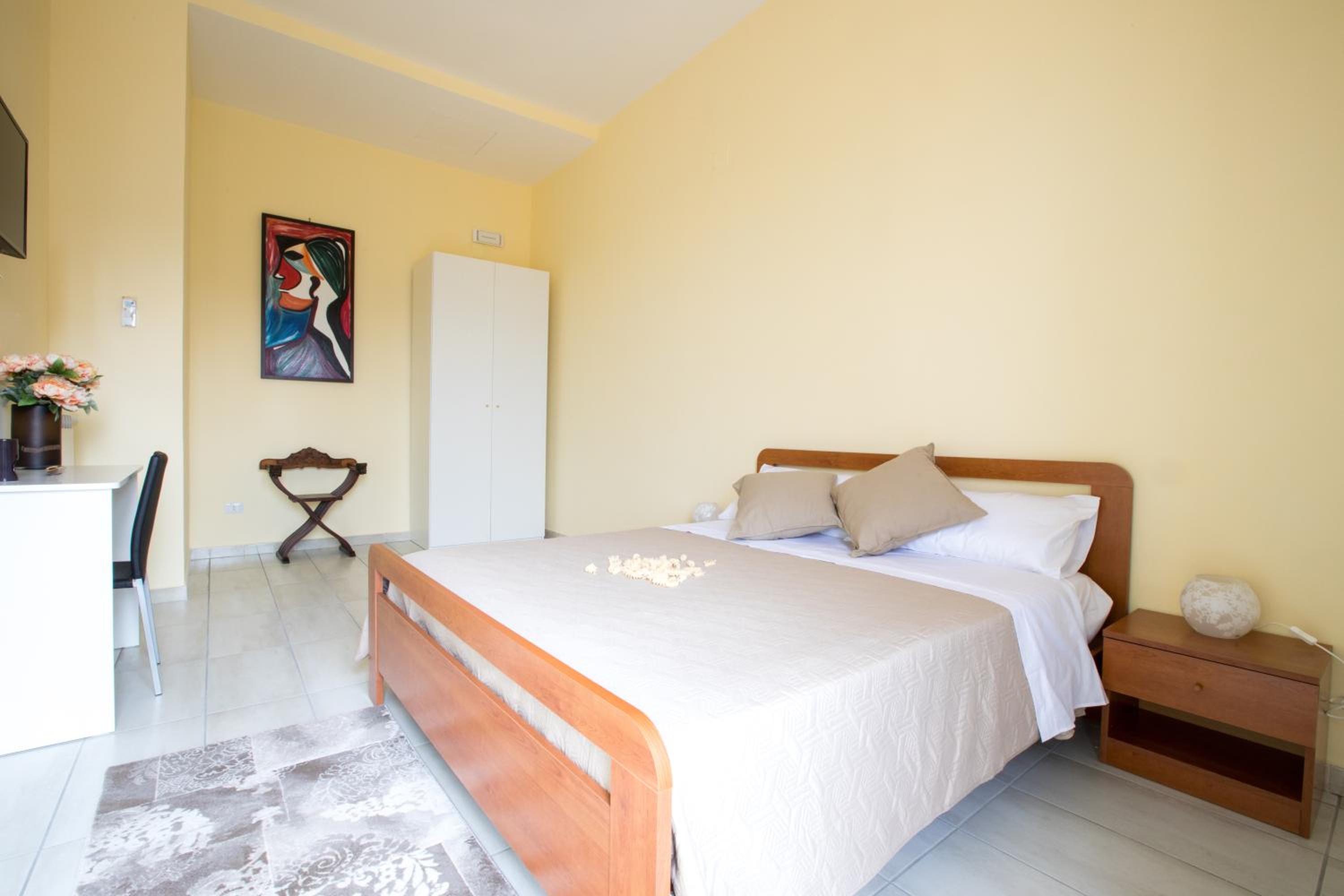 Double Room with Private Bathroom photo 2