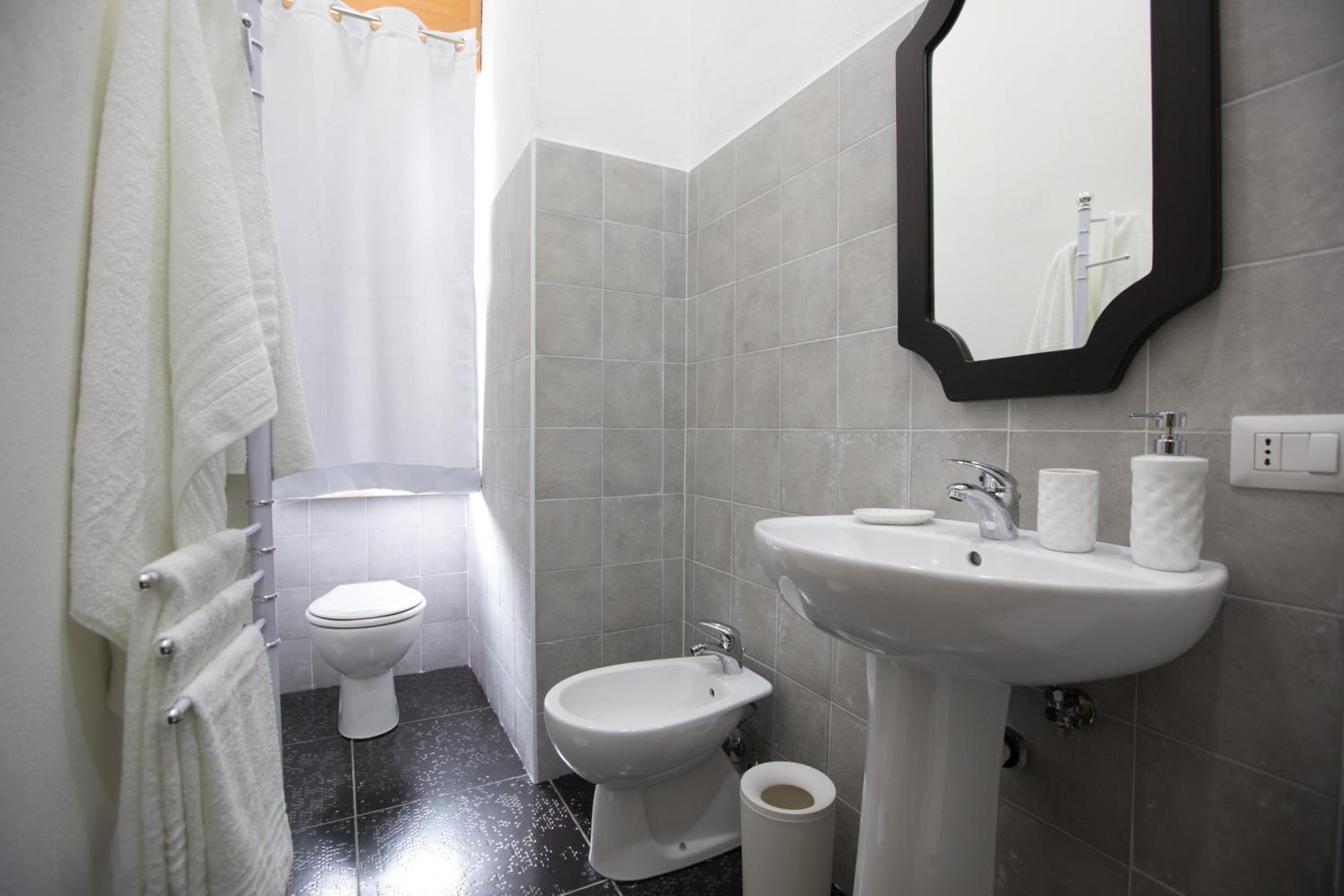 Double Room with Private Bathroom photo 3