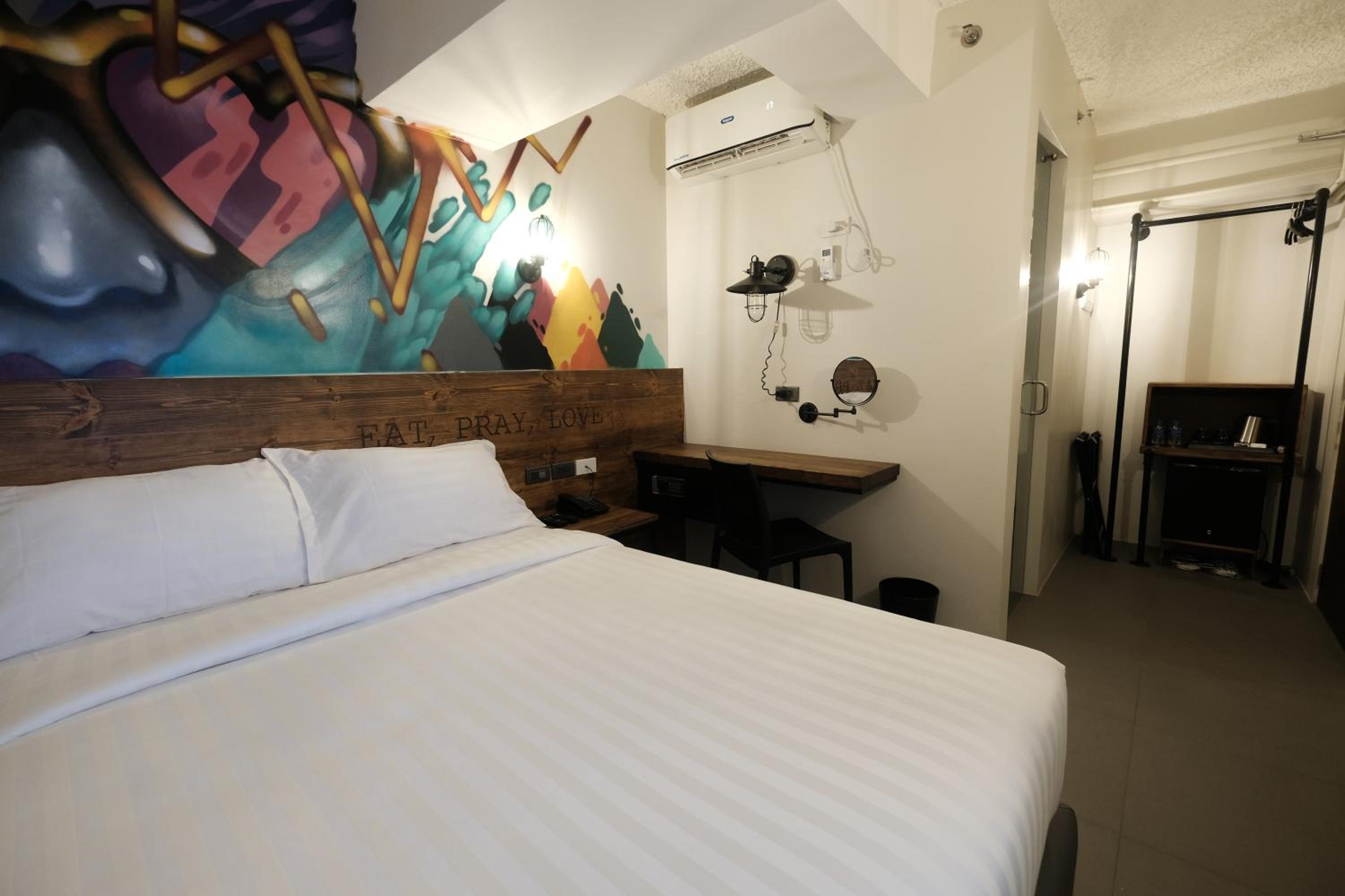 Standard Double or Twin Room photo 3