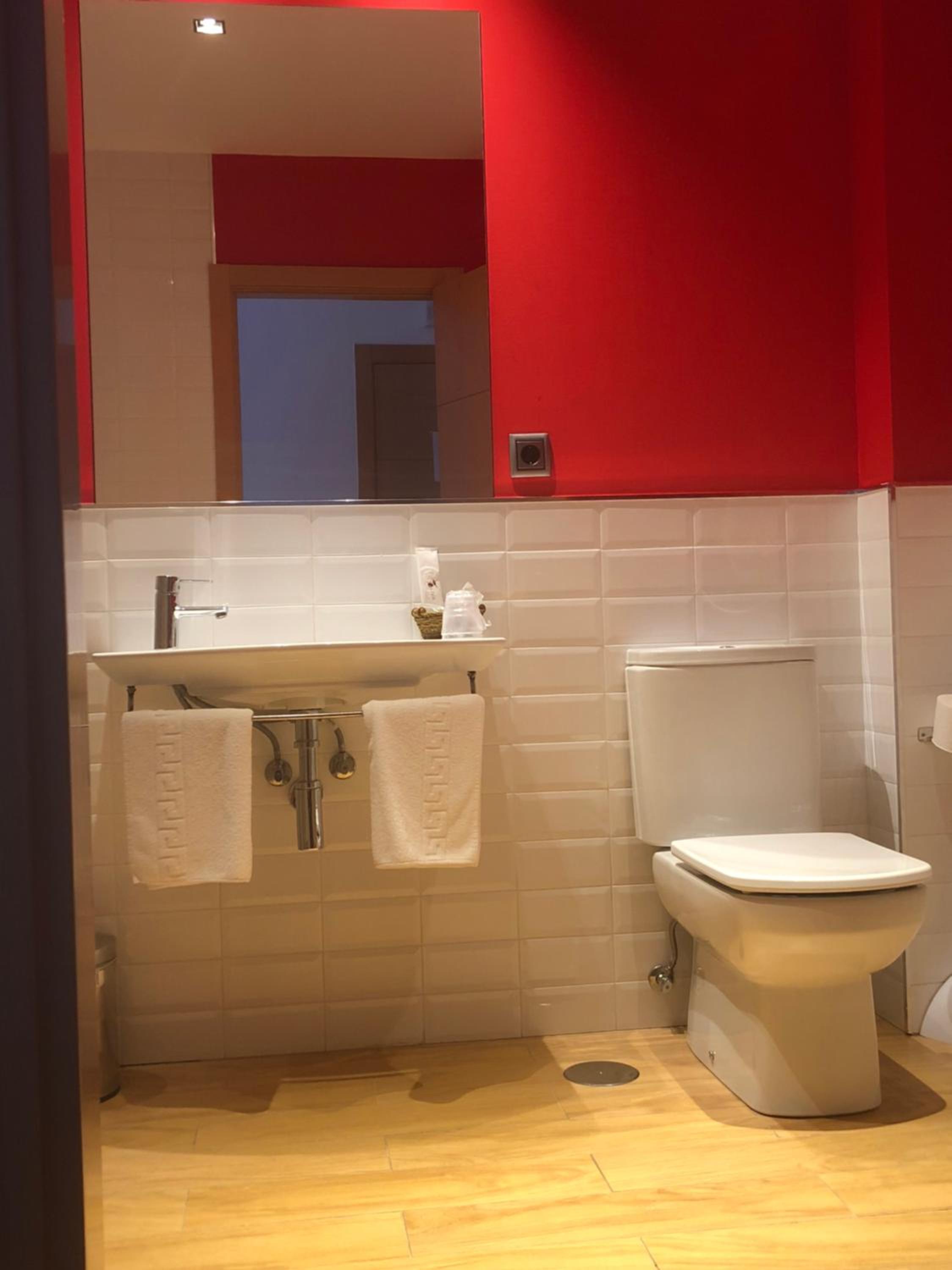 Queen Room photo 3