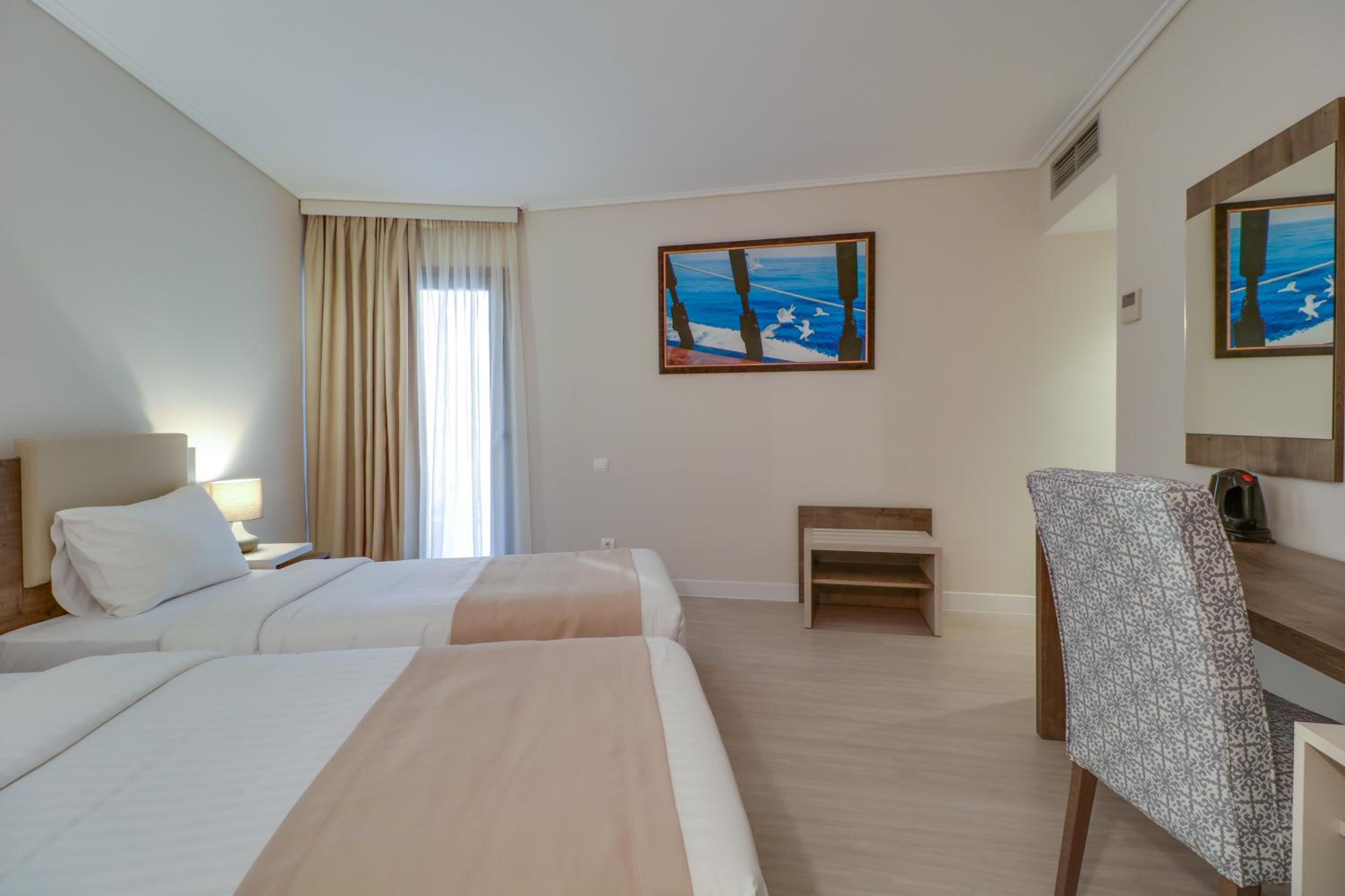 Superior Room with Side Sea View  photo 3