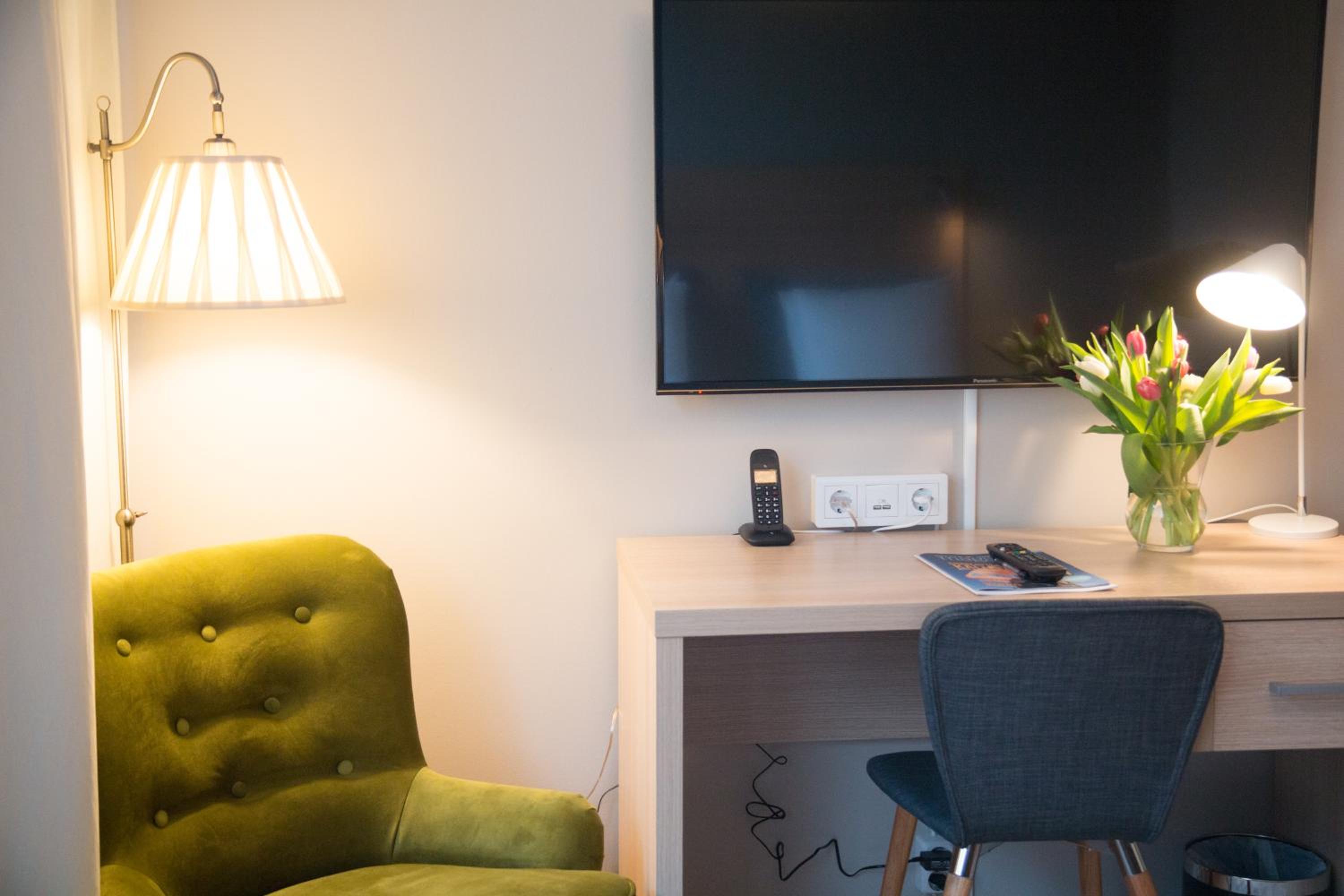 Standard Twin Room - Photo 4
