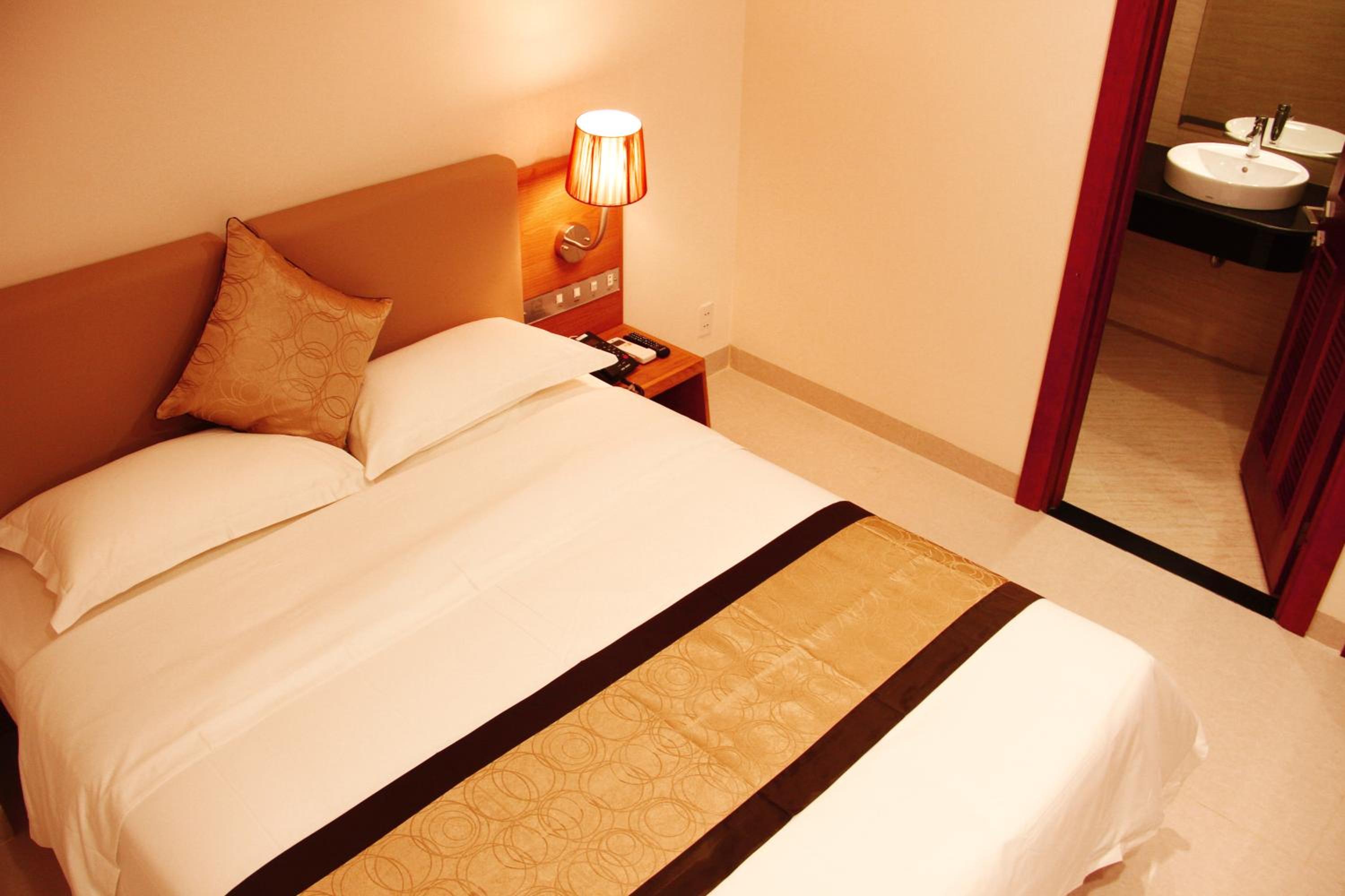 Standard Double Room without Window photo 2