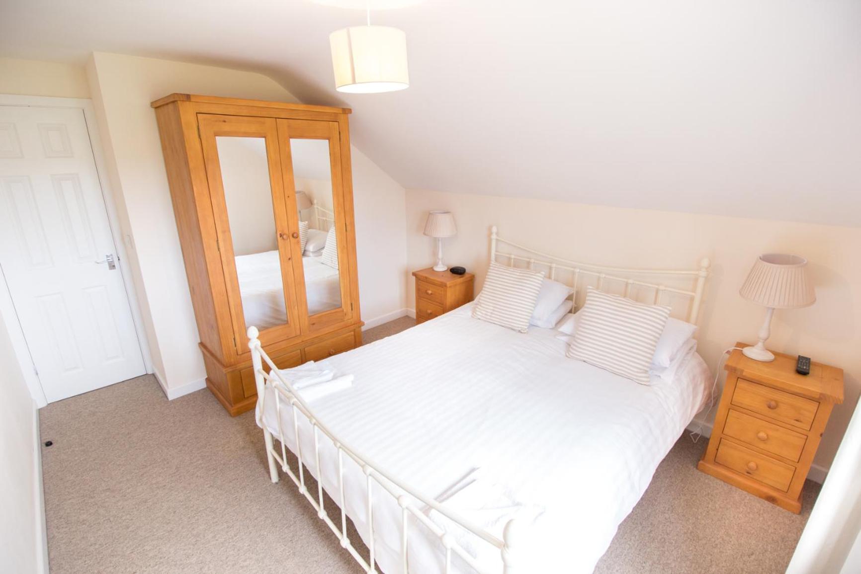Four-Bedroom House - Photo 12