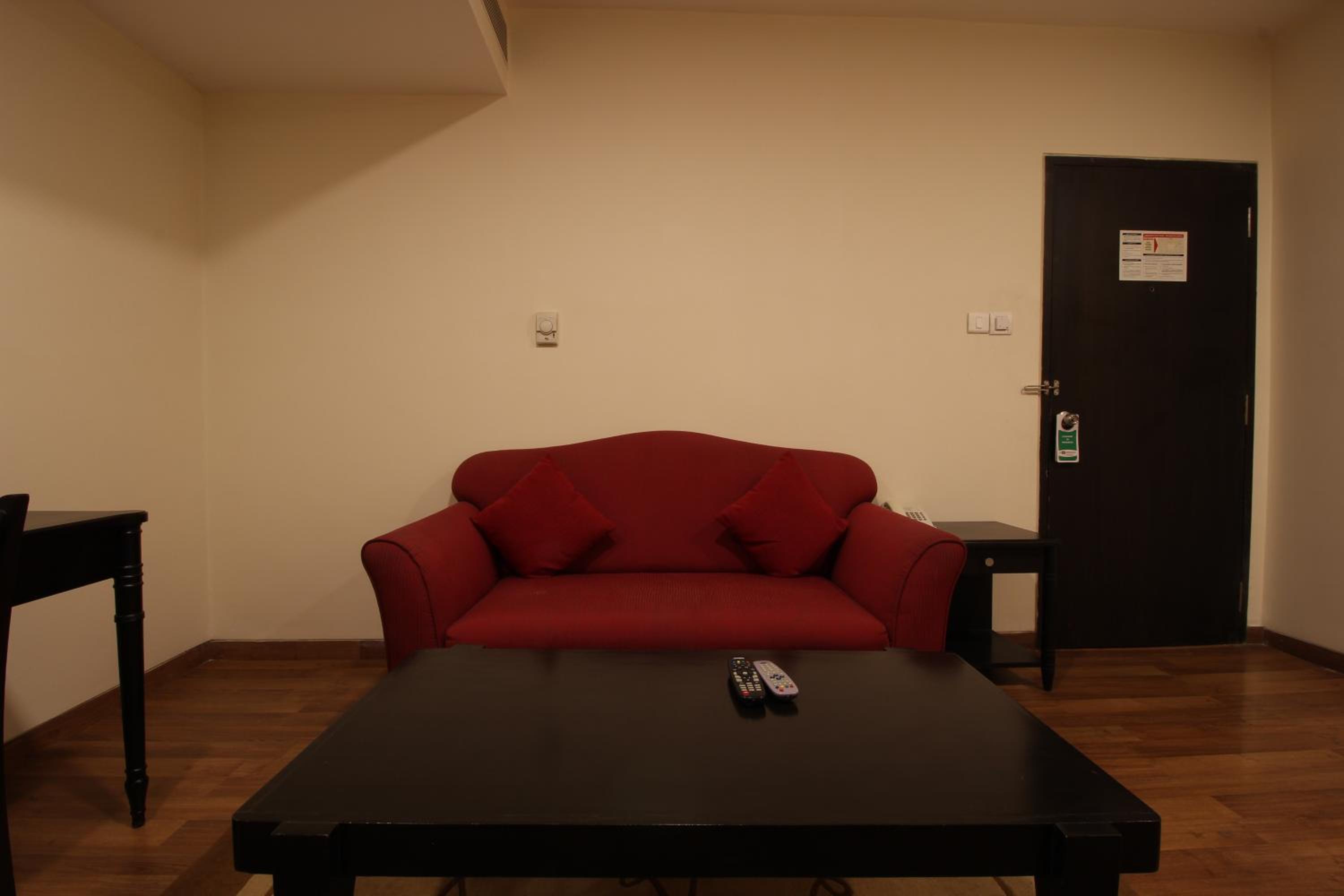 Deluxe Suite - Photo 7