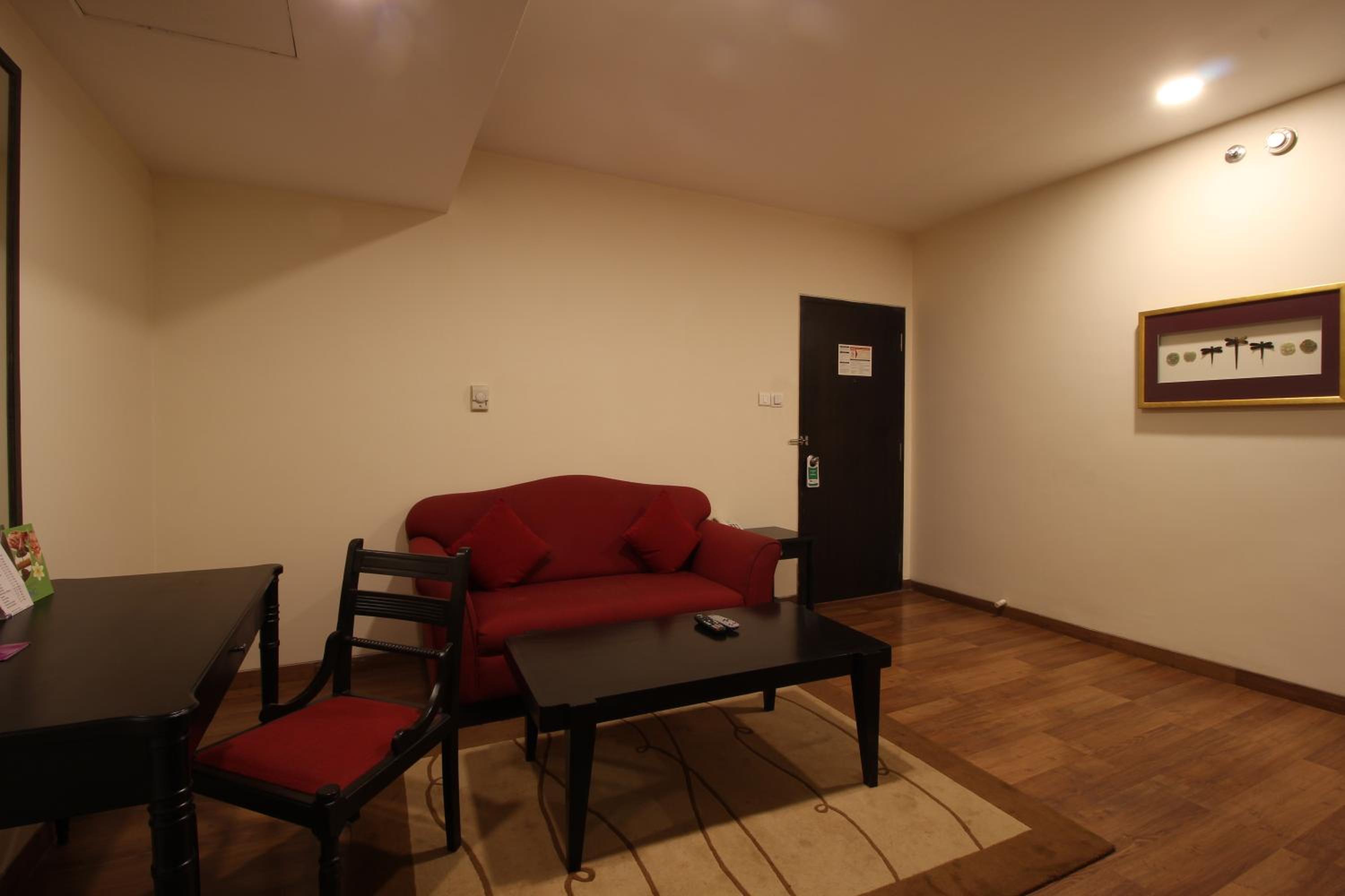 Deluxe Suite - Photo 10