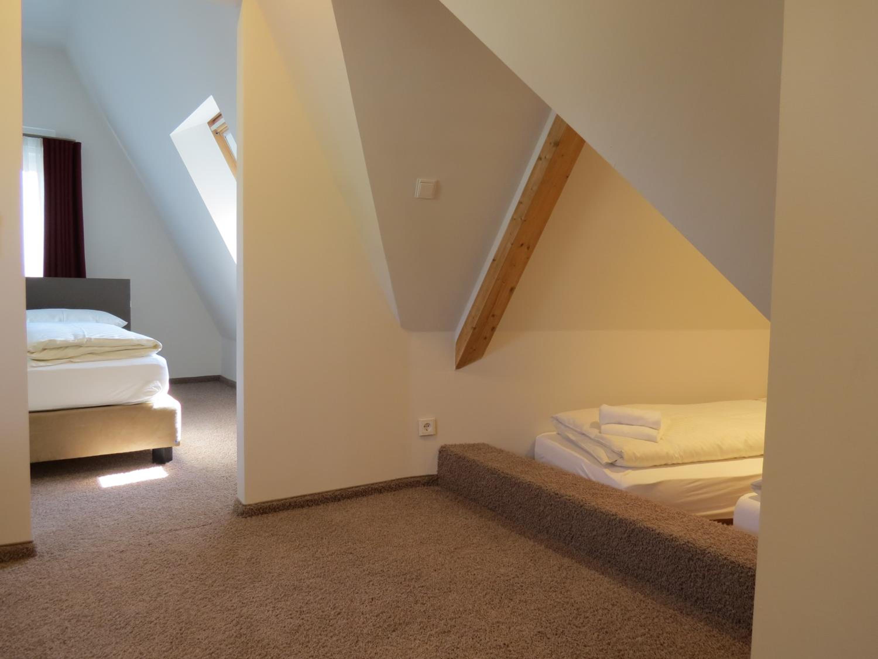 Family Room - Photo 7