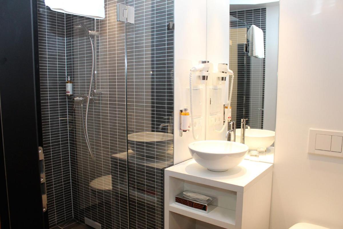 Standard Double Room - Photo 2