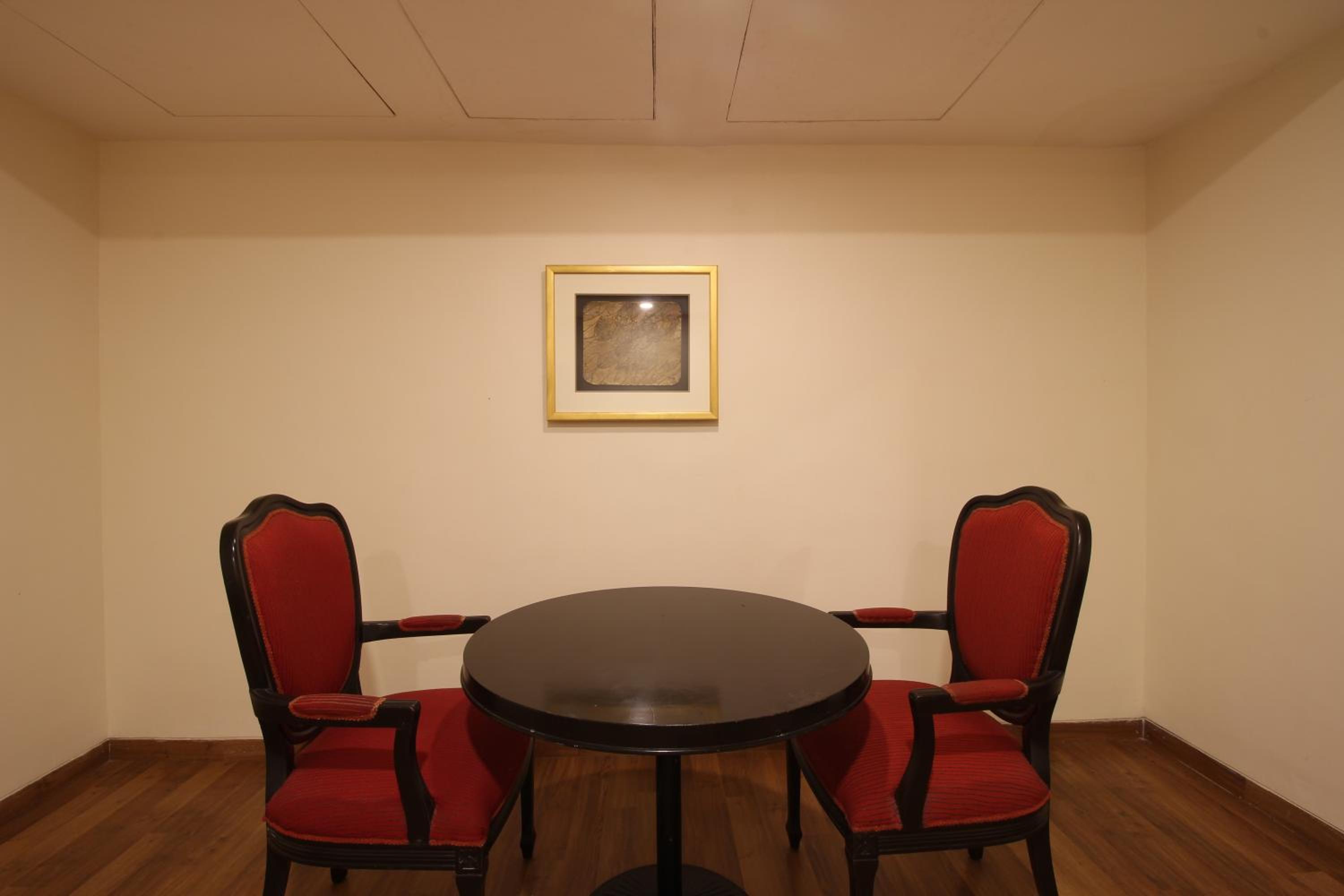 Deluxe Suite - Photo 15