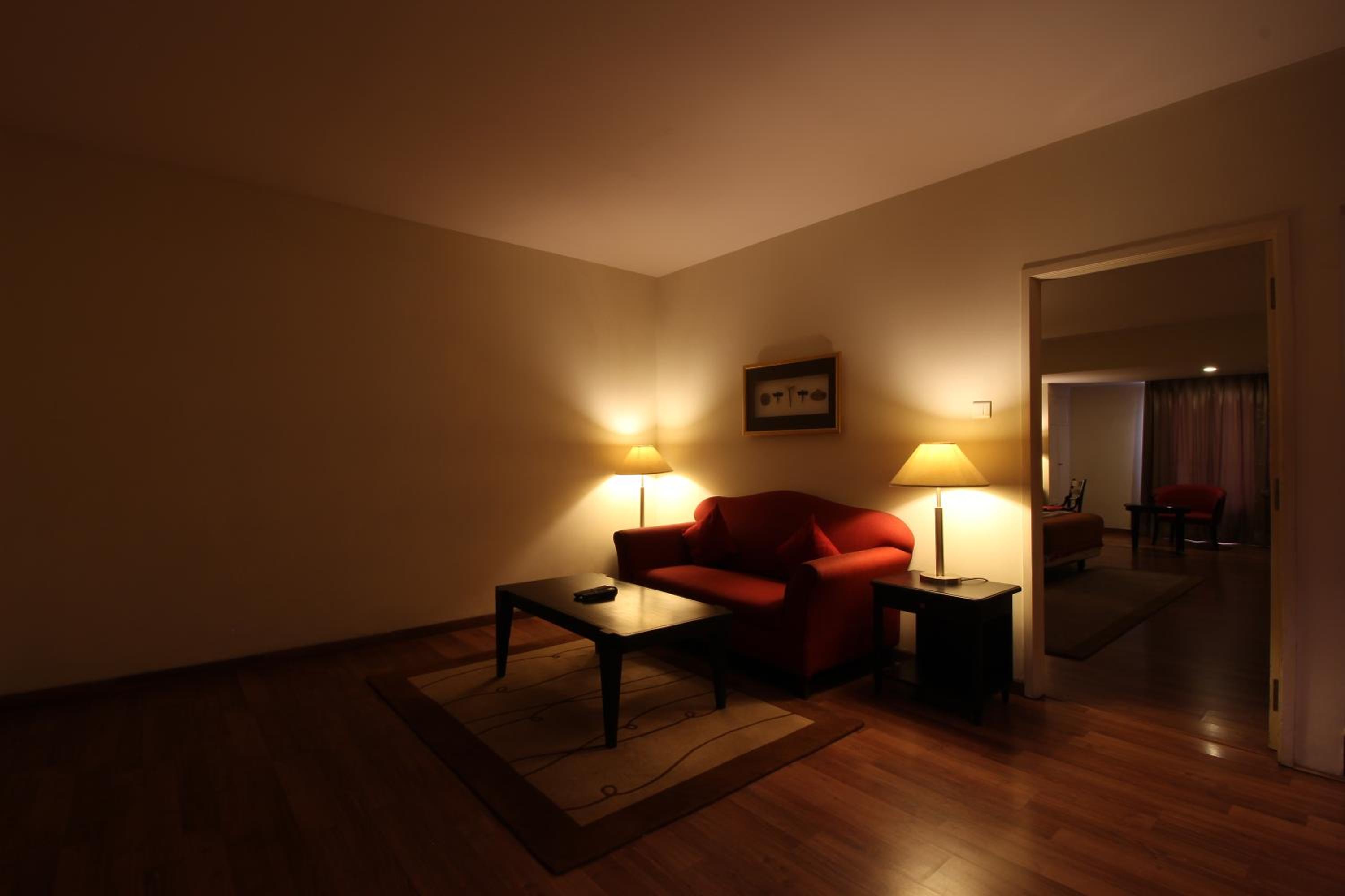 Executive Suite - Photo 7