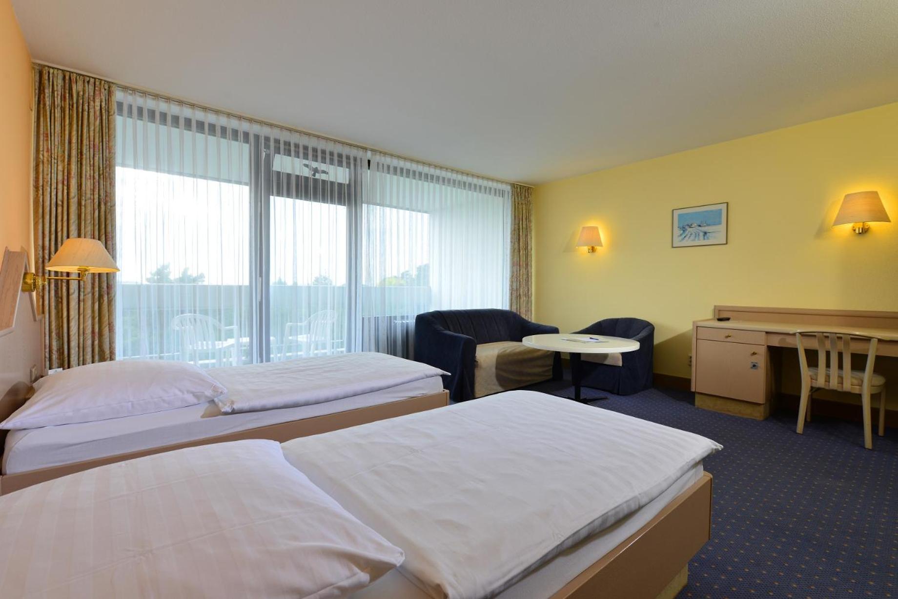 Standard Zweibettzimmer Nebengebäude -  Standard twin room (annex)