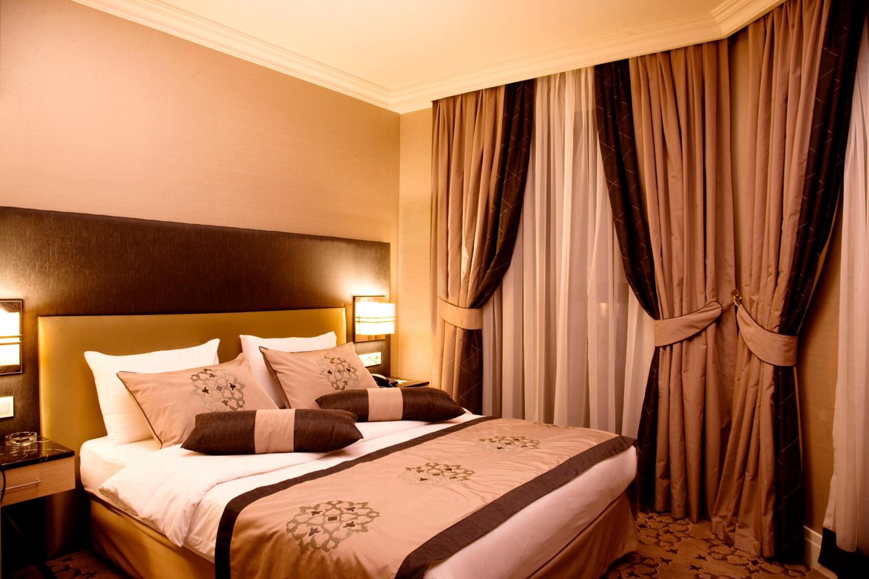 Standard Double or Twin Room photo 1