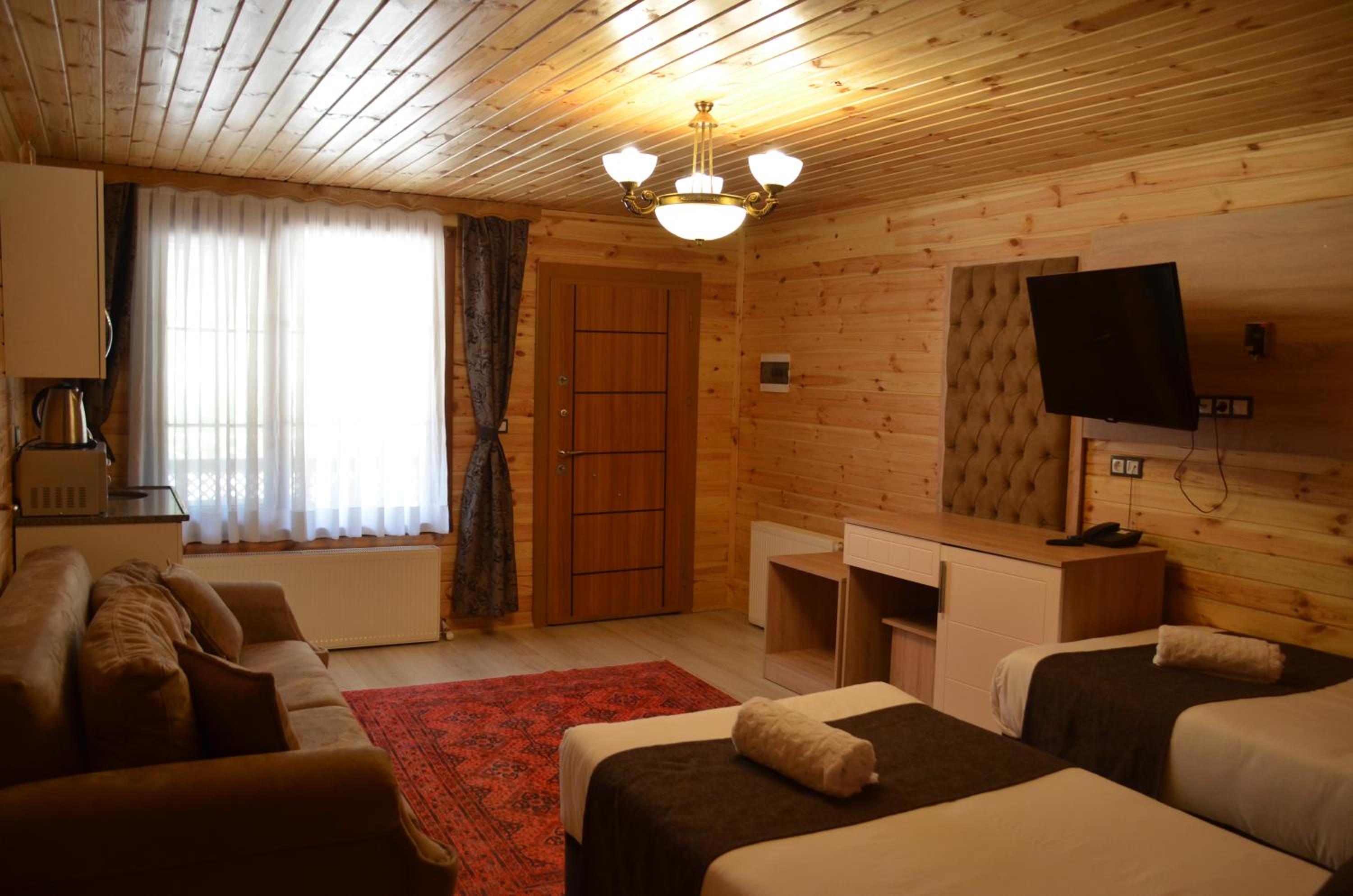 Two-Bedroom Bungalow with Lake View - Photo 7